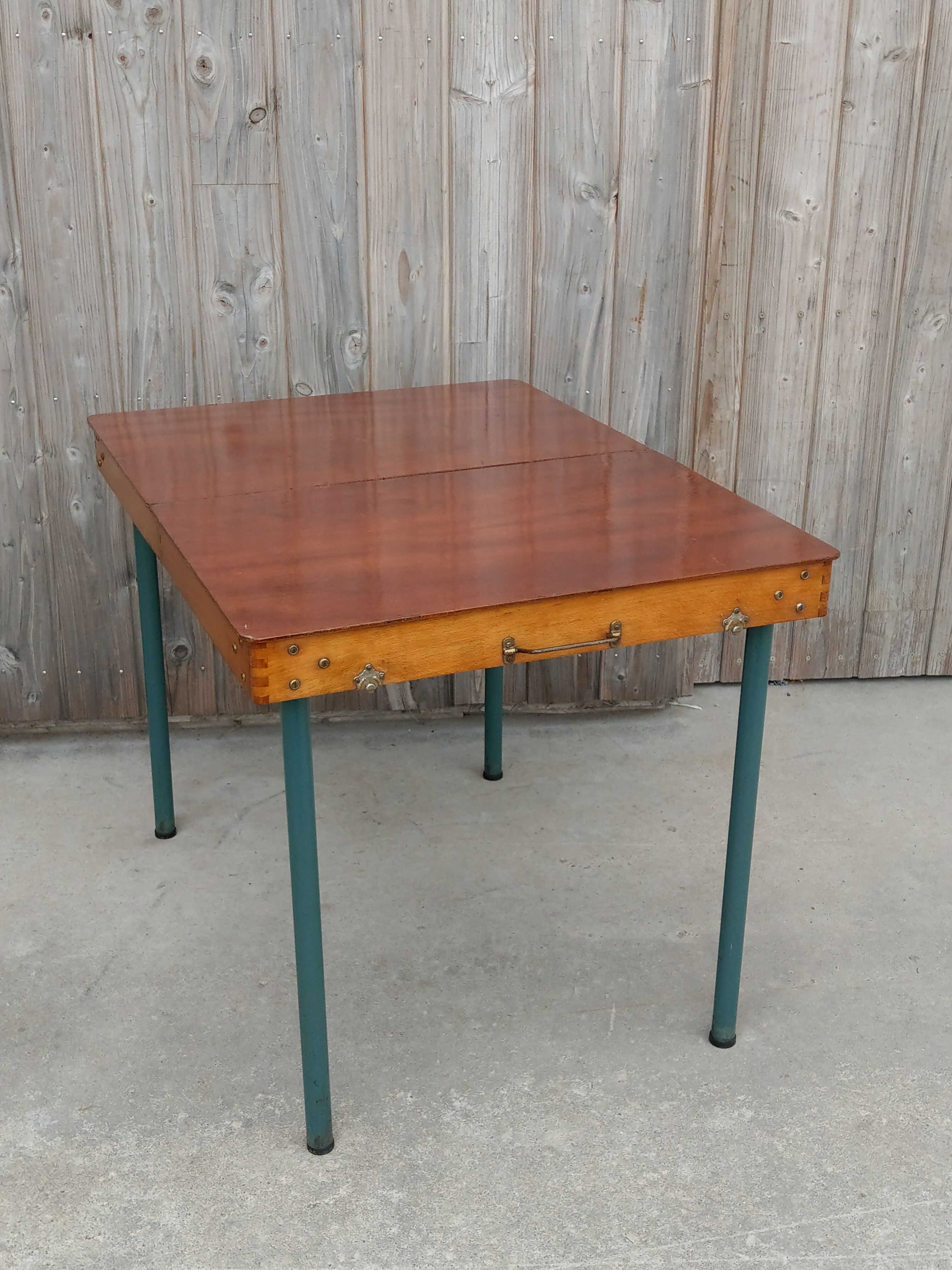 Picnic "valise" table