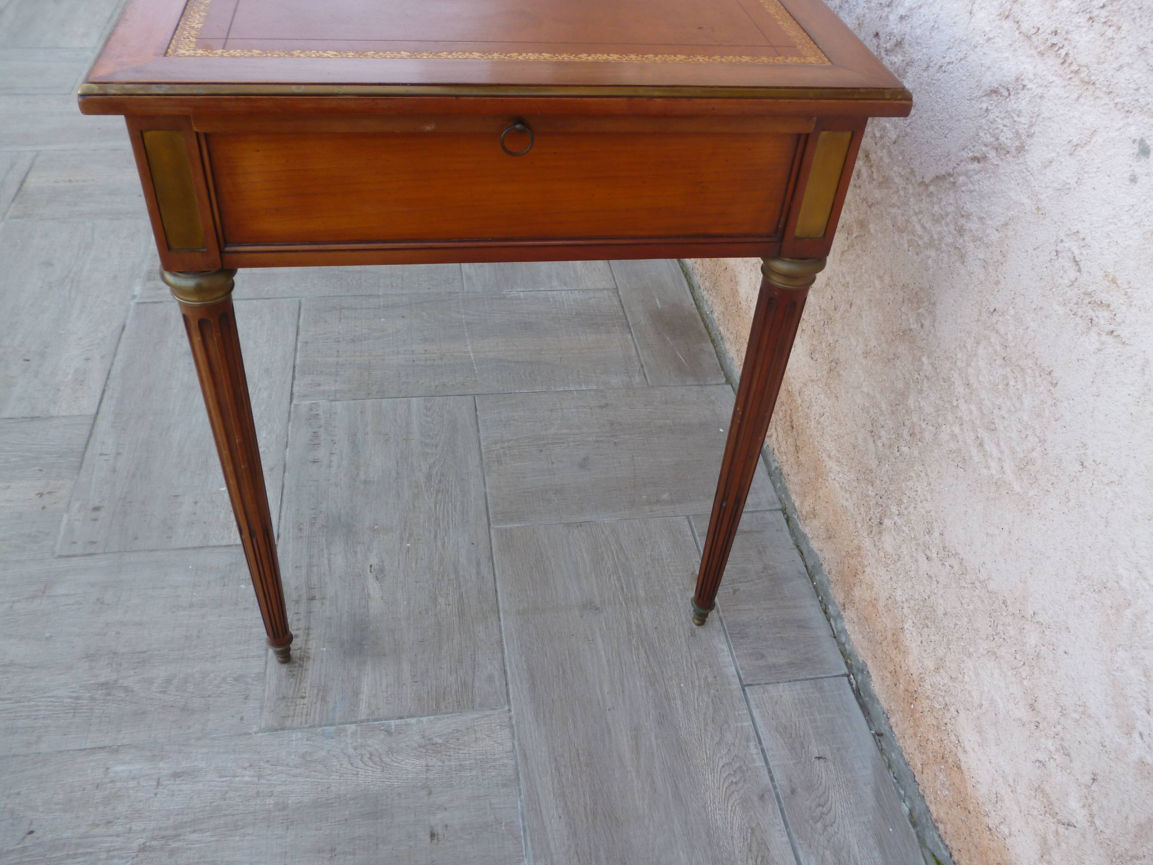 Bureau style Louis XVI à tirettes