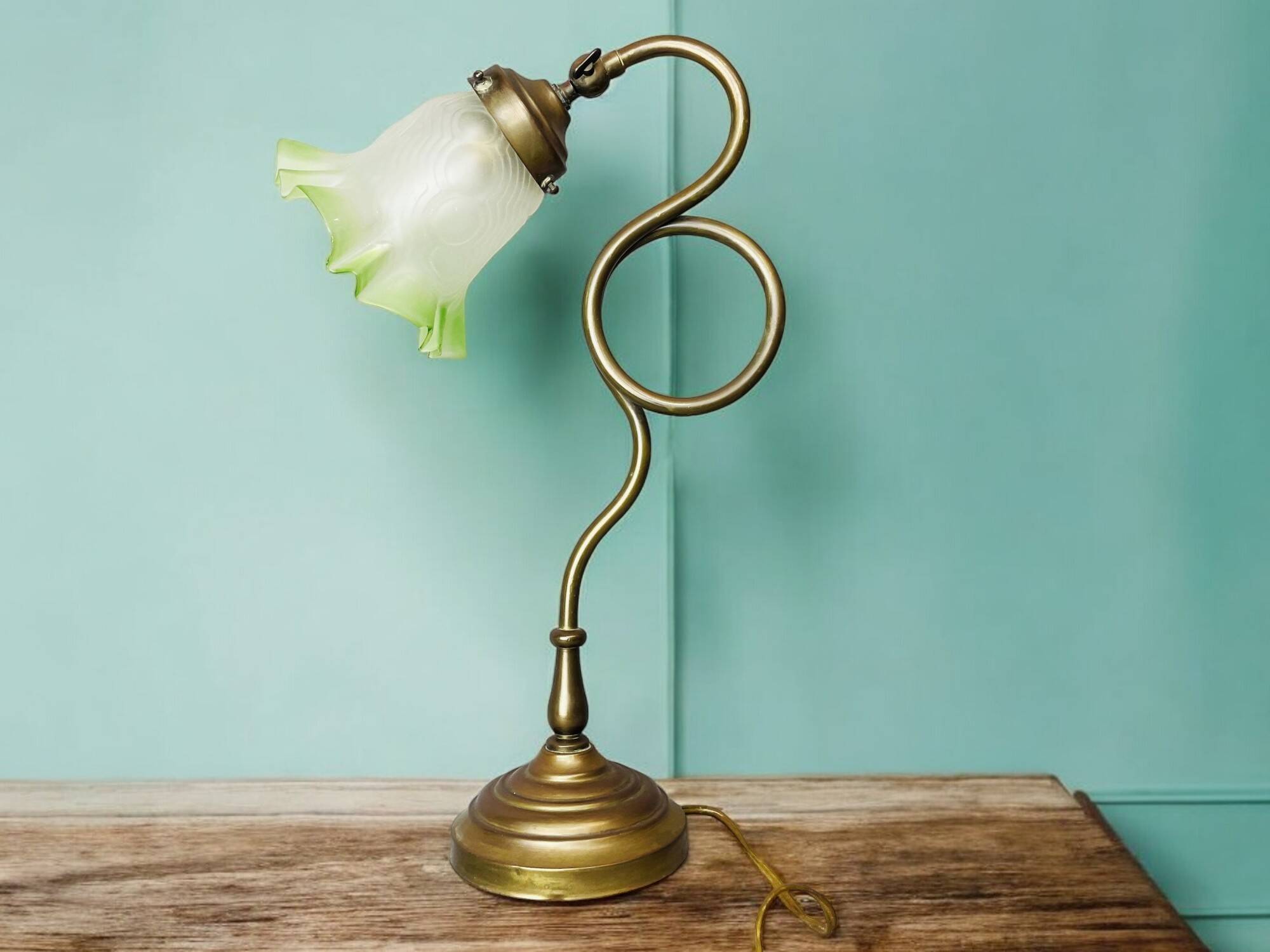 Portuguese 1930s green tulip glass table lamp