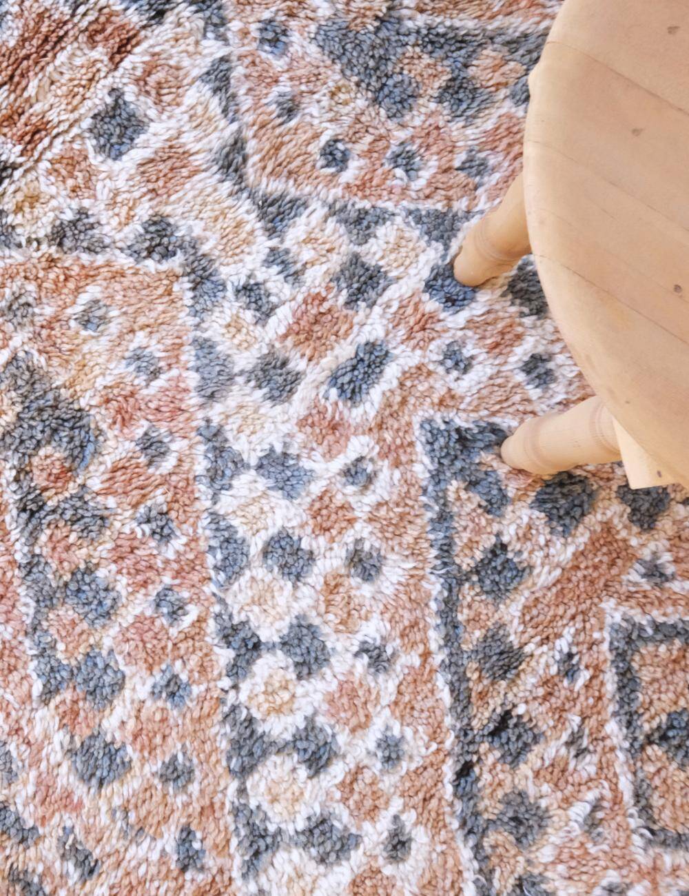 Vintage Collectible Rug - 412 x 205 cm