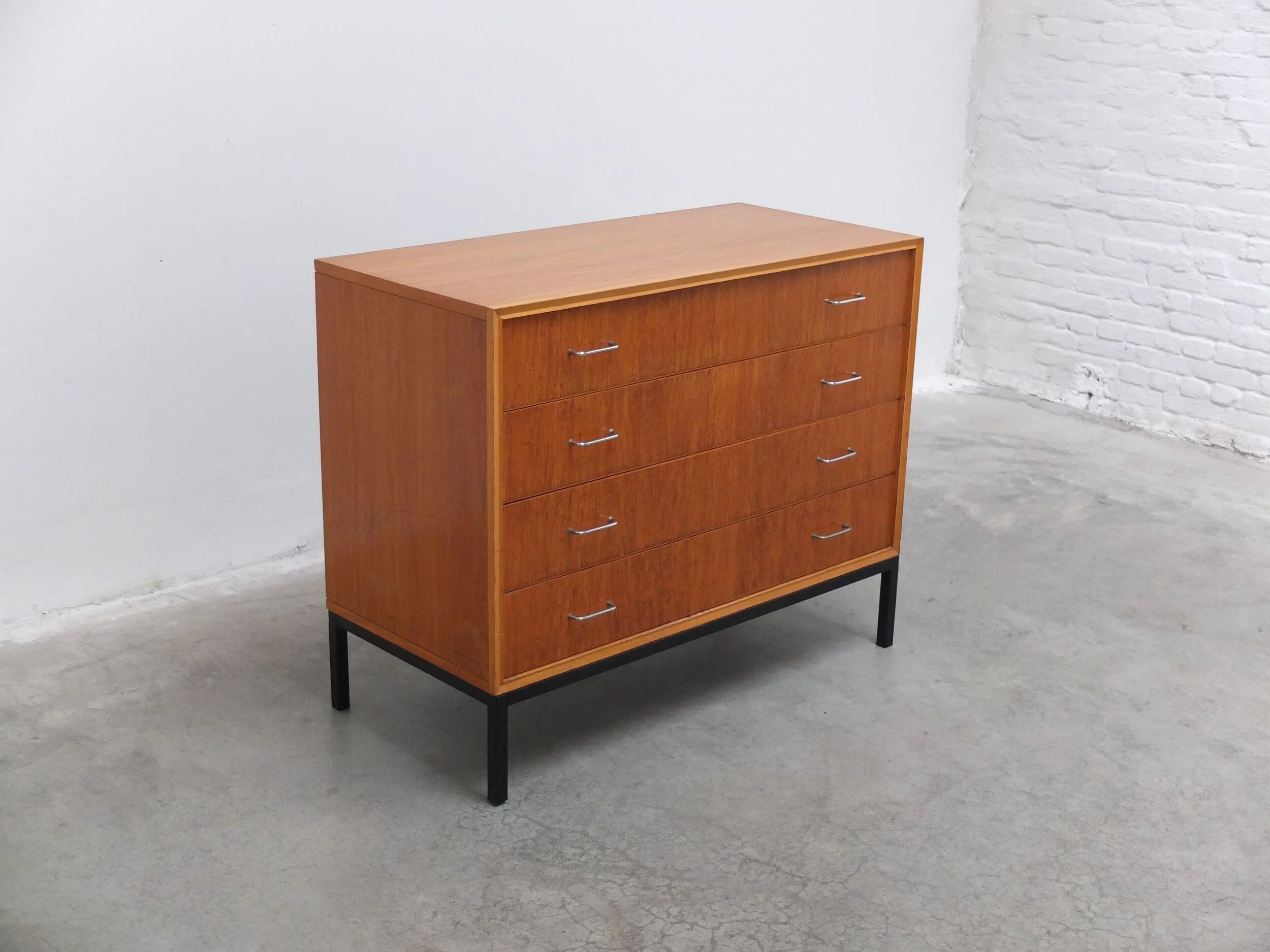 Commode des années 50 dans le style de Jos De Mey.