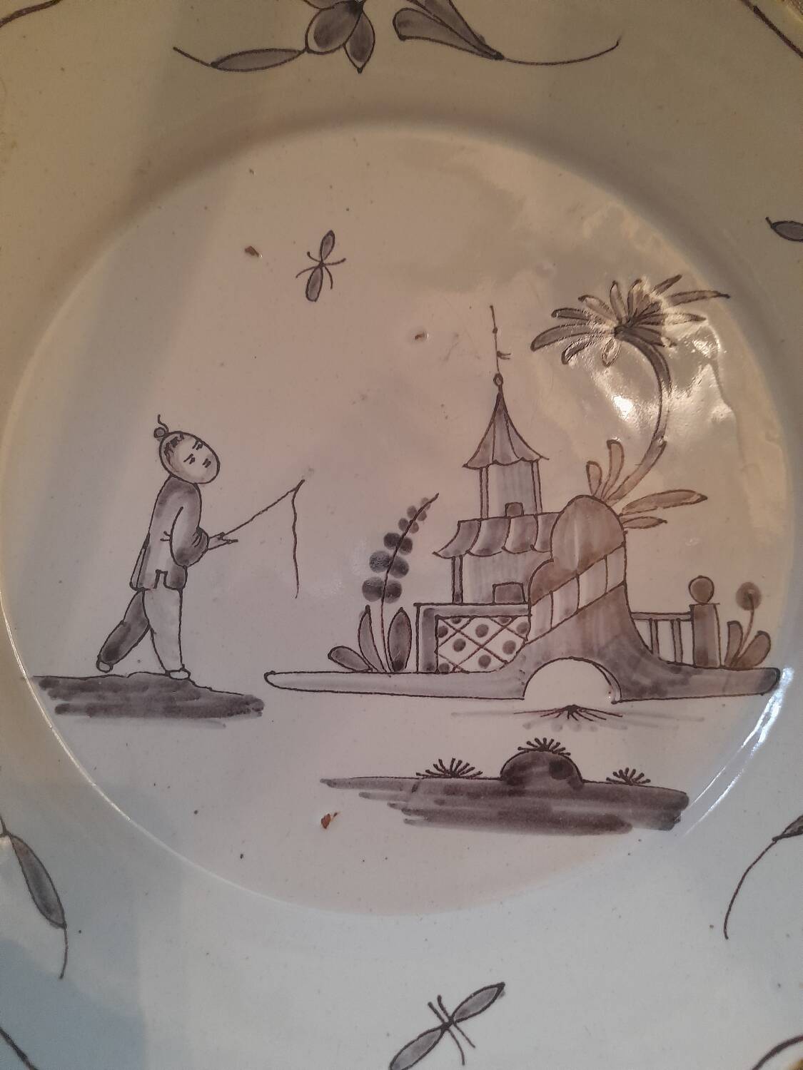 Assiette faïence XVIIIéme siècle.