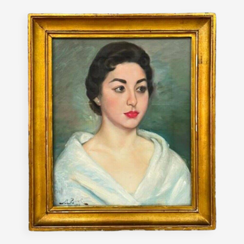 Old oil painting portrait of a woman from the 20th century