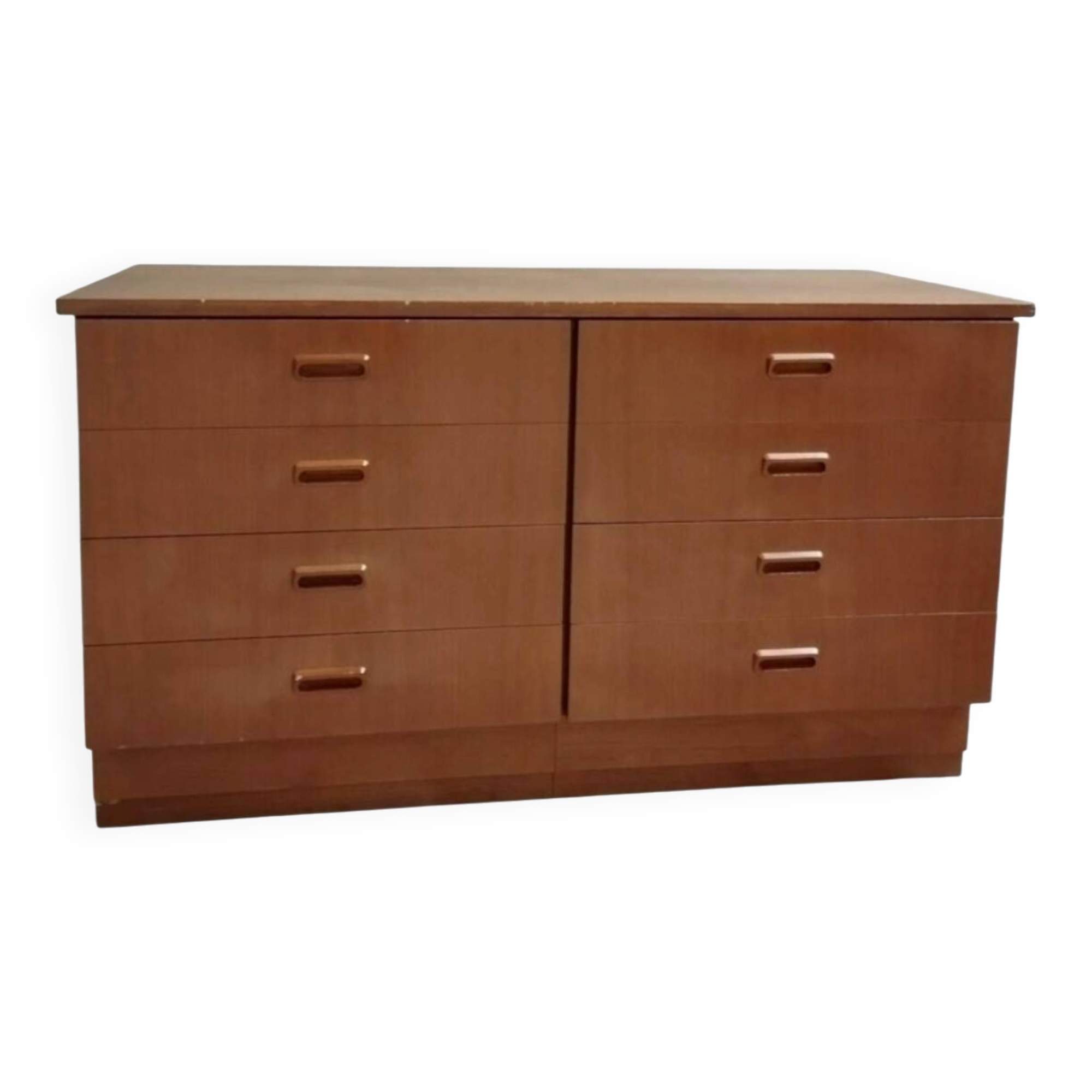 Scandinavian chest of drawers with 8 drawers