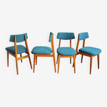 Ensemble de quatre chaises scandinaves du milieu du siècle des années 1960