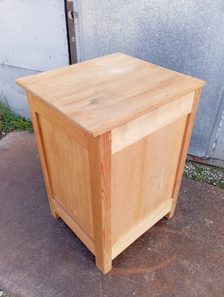 Small Parisian buffet in solid wood
