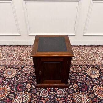 Commode anglaise classique