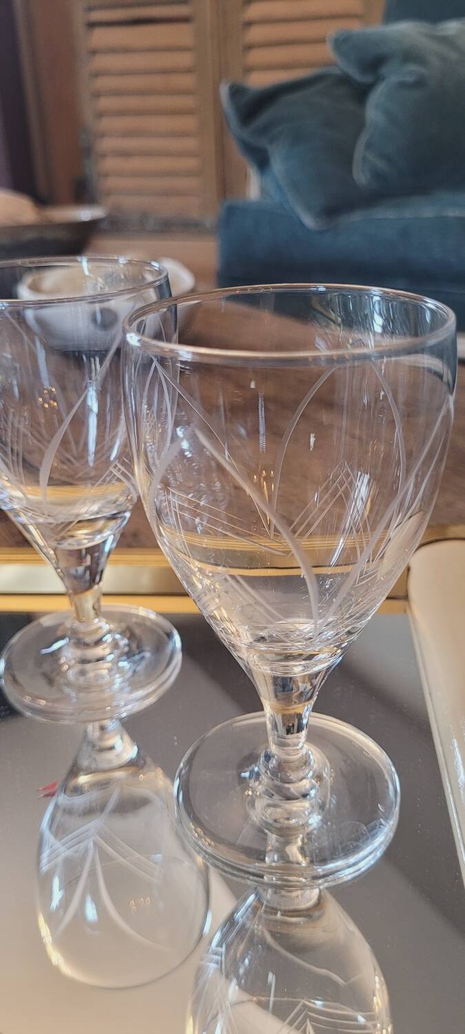 10 60's stemmed glasses