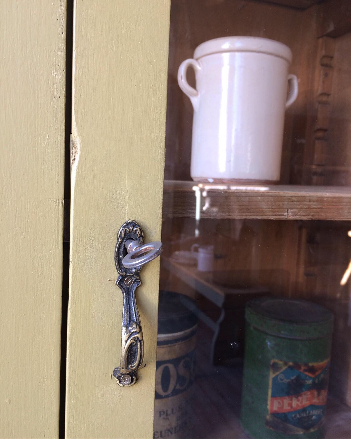 Glass cabinet