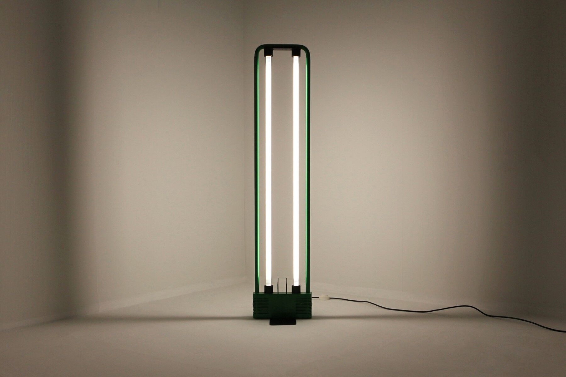 Lampadaire néon vert Gian Nicola Gigante 1981