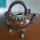 Vietnam tripod wine pourer