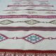 Tapis kilim rug berbère tribale bohème avec motif géométrique en laine