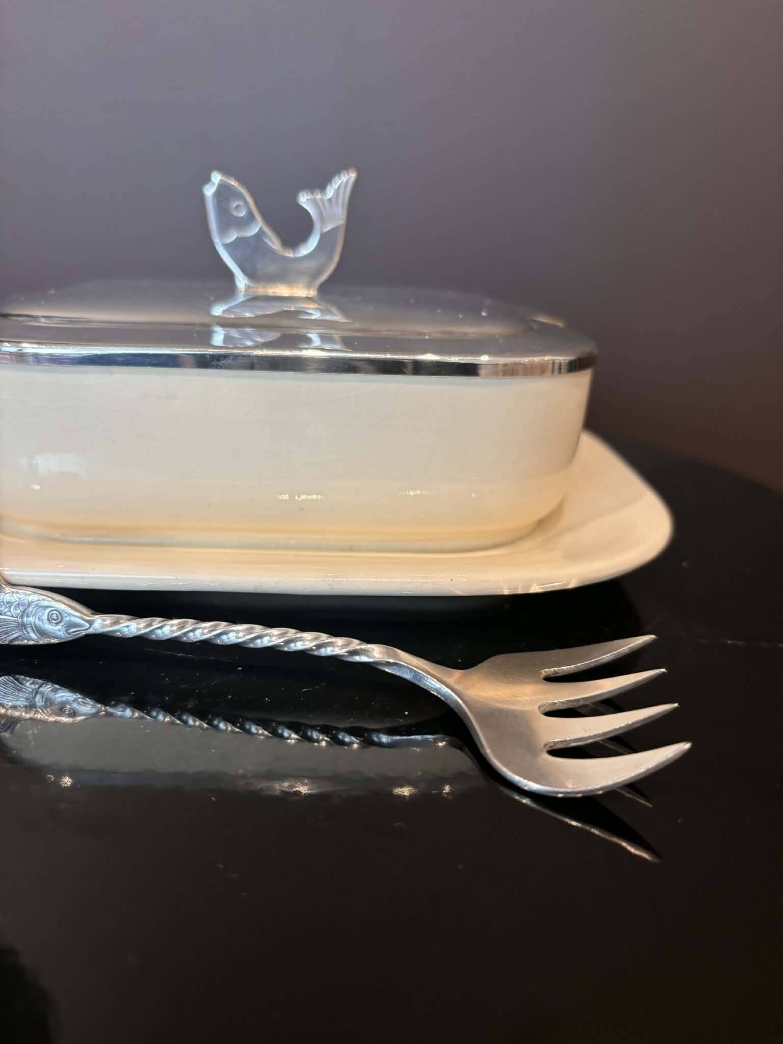 Butter dish