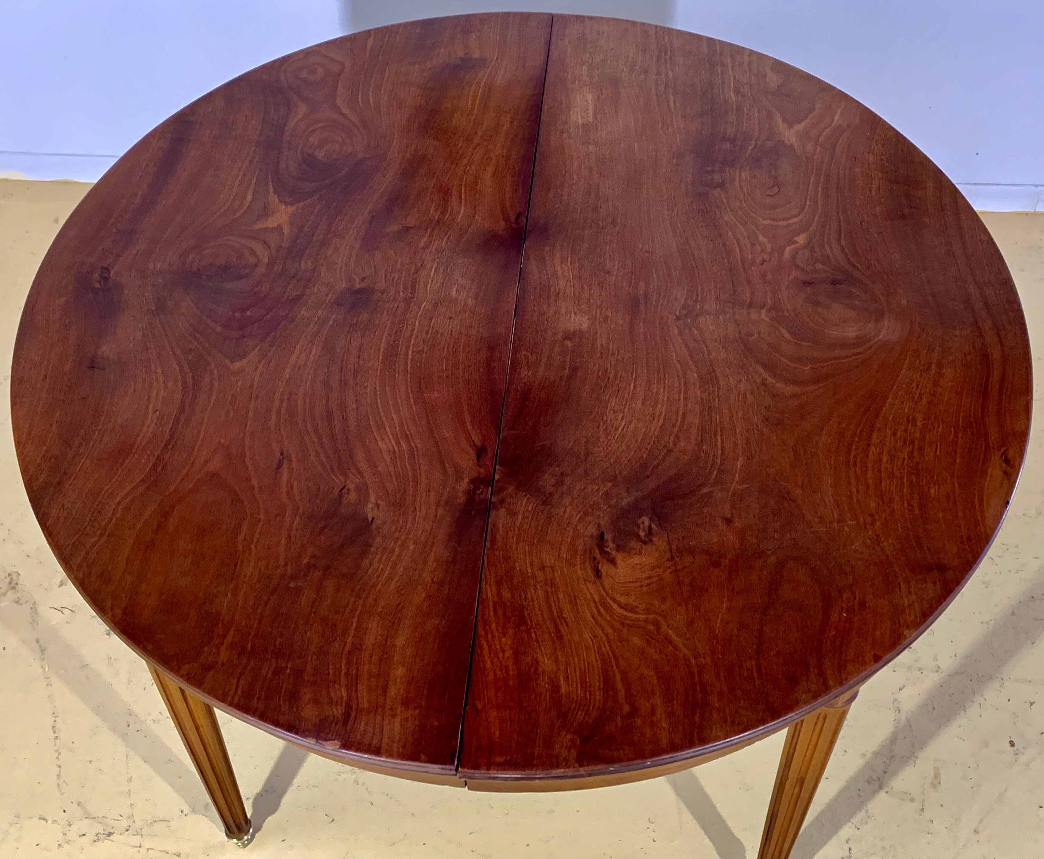 Round table Louis XVI style with 3 extensions