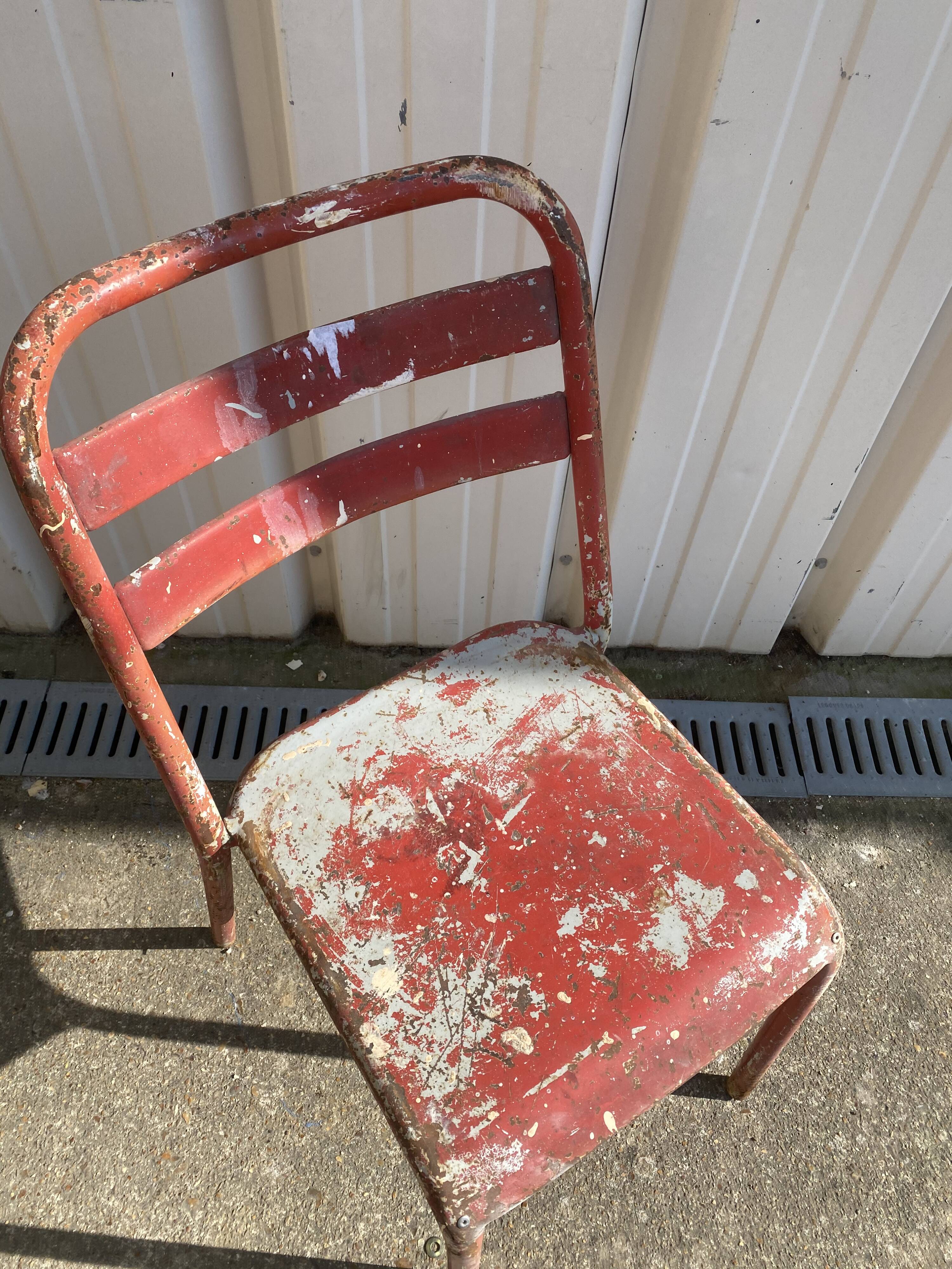 Chaise tolix rouge ancienne