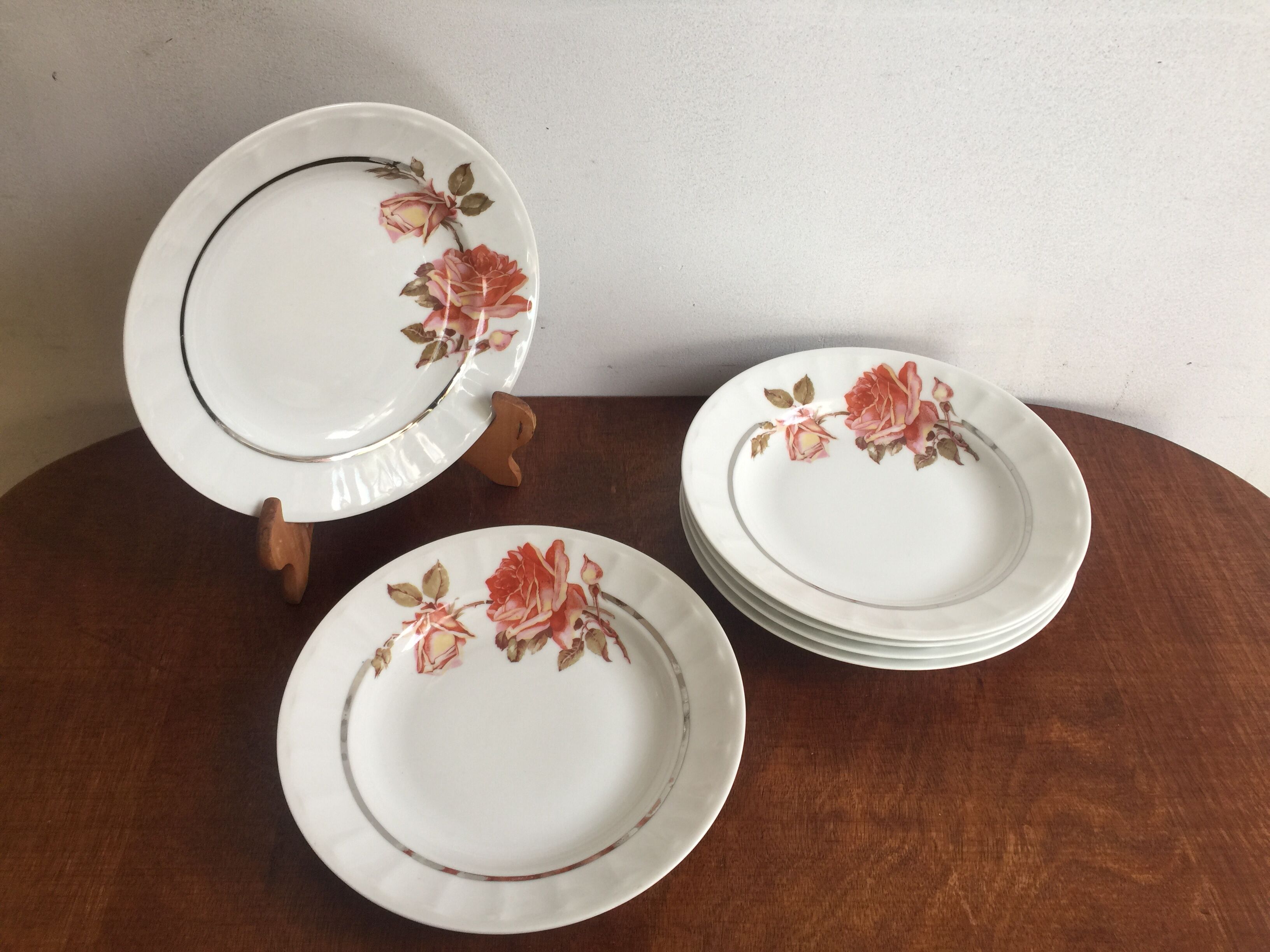 Set of 6 vintage soup plates