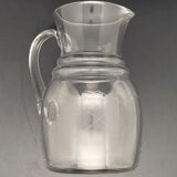Carafe and stemmed glasses service