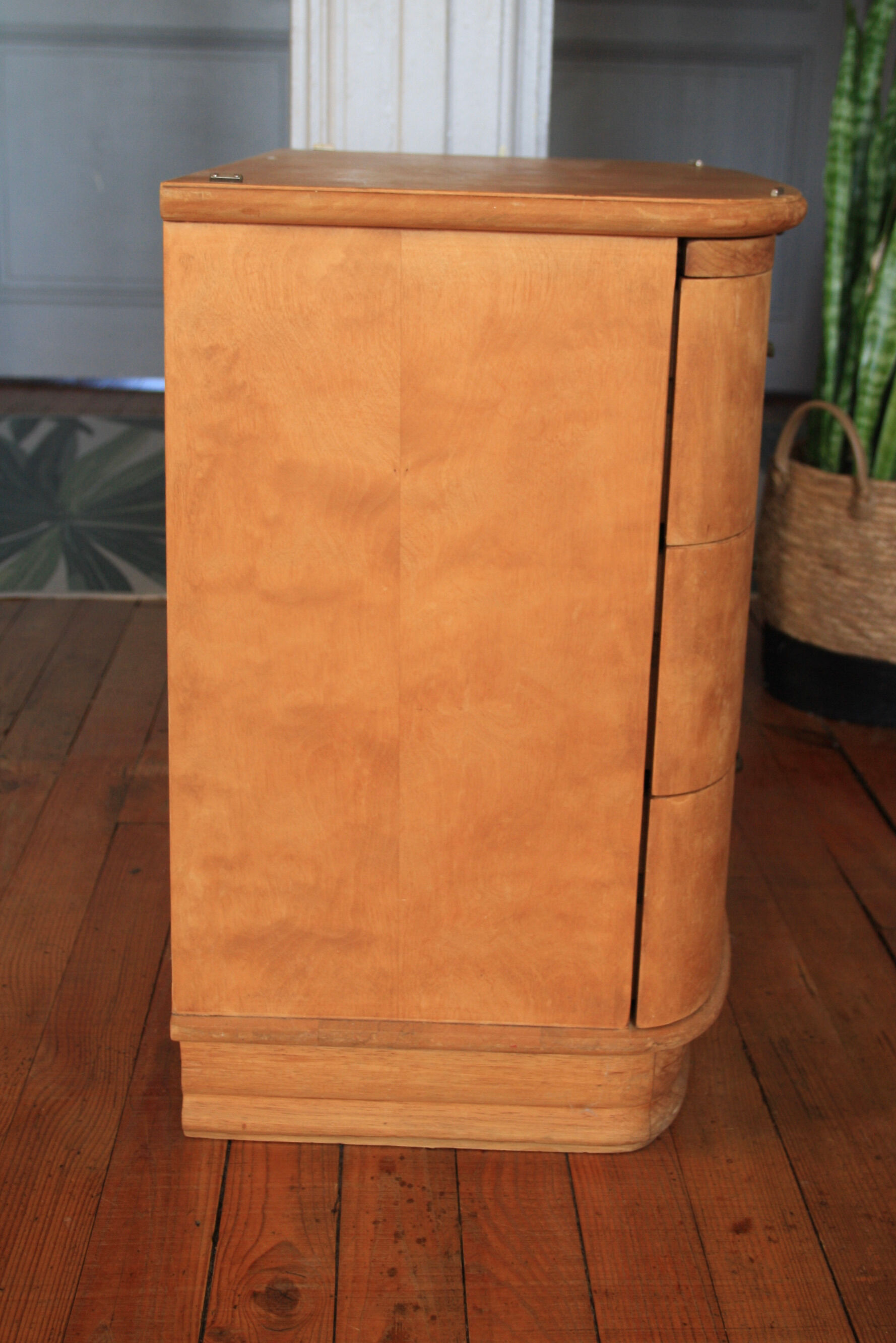 Old art deco chest of drawers