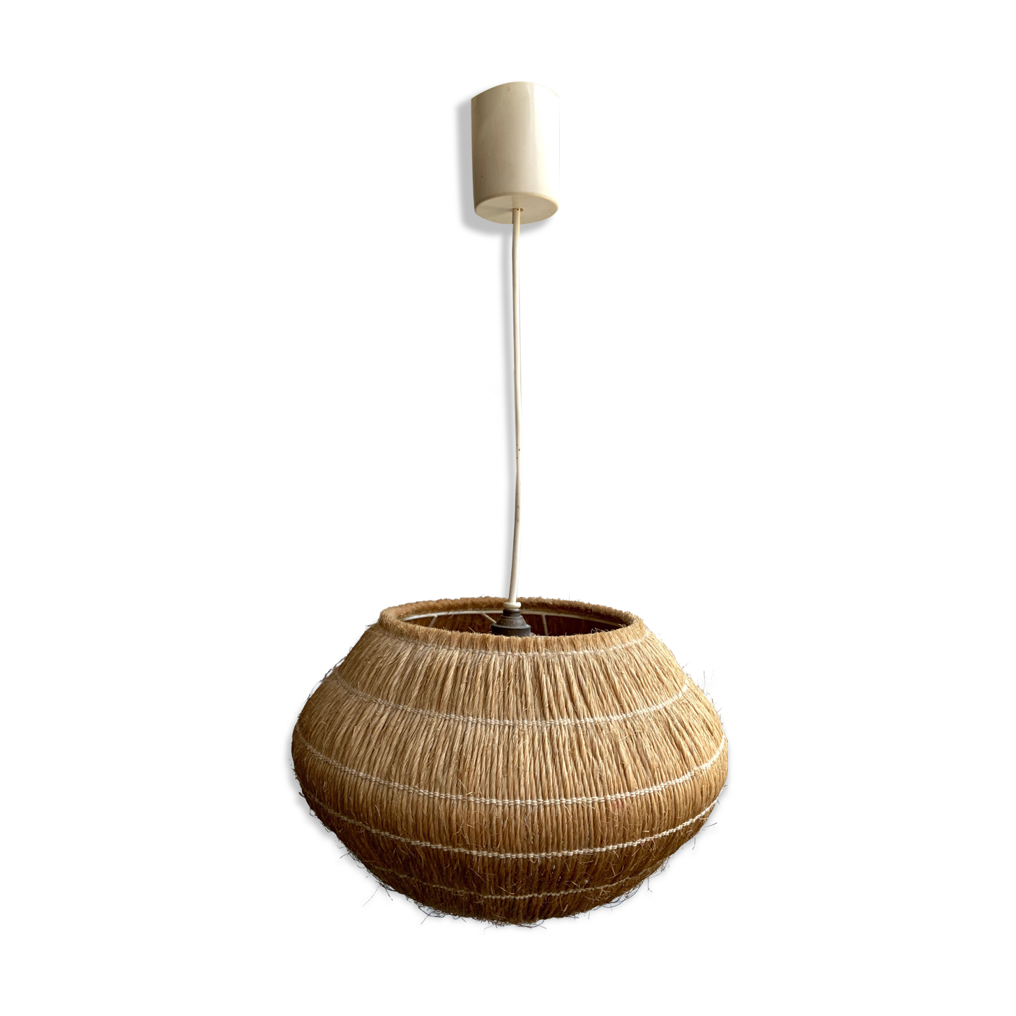 Vintage hanging in natural fibers