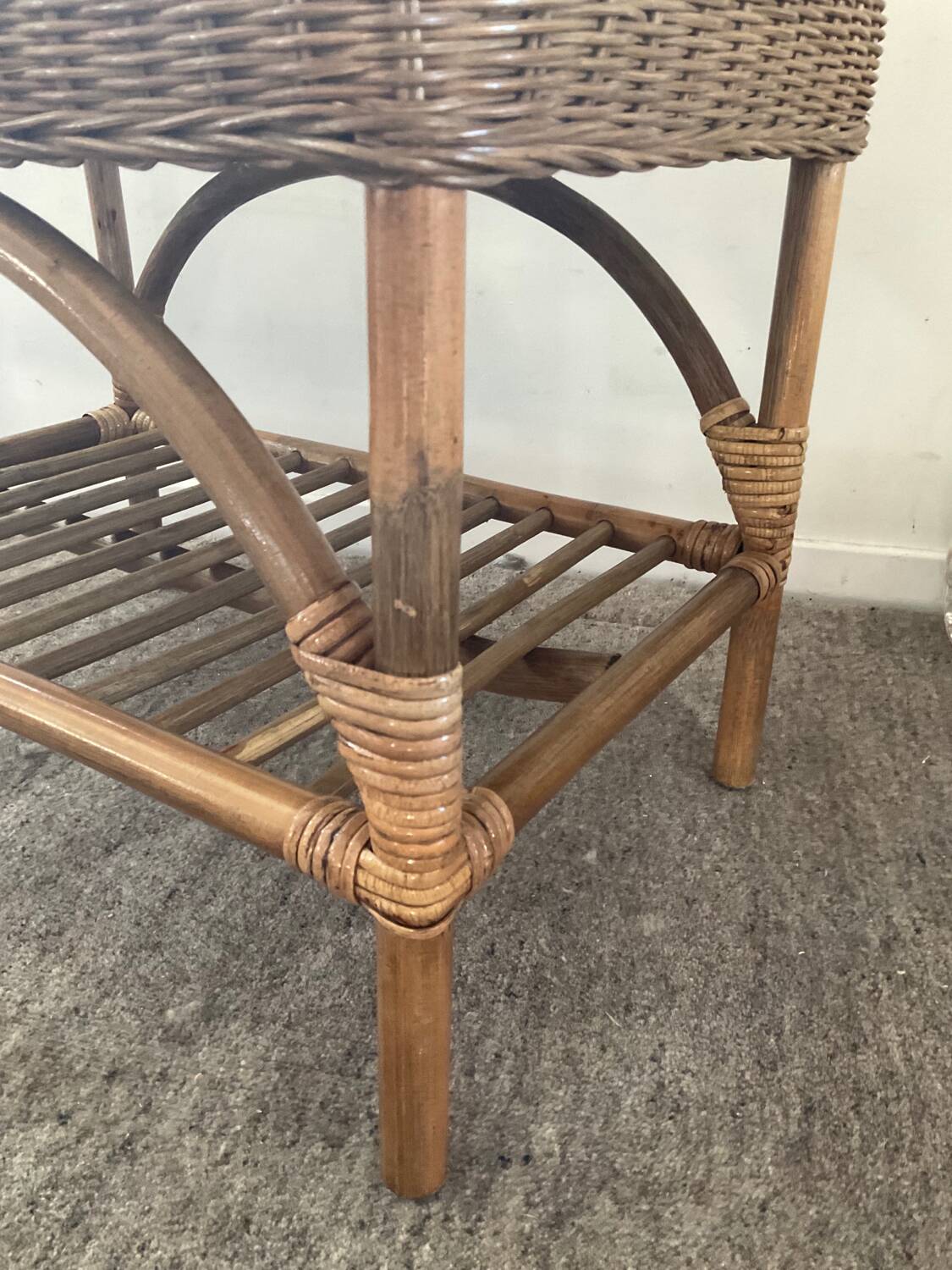 Banc en rotin des années 70
