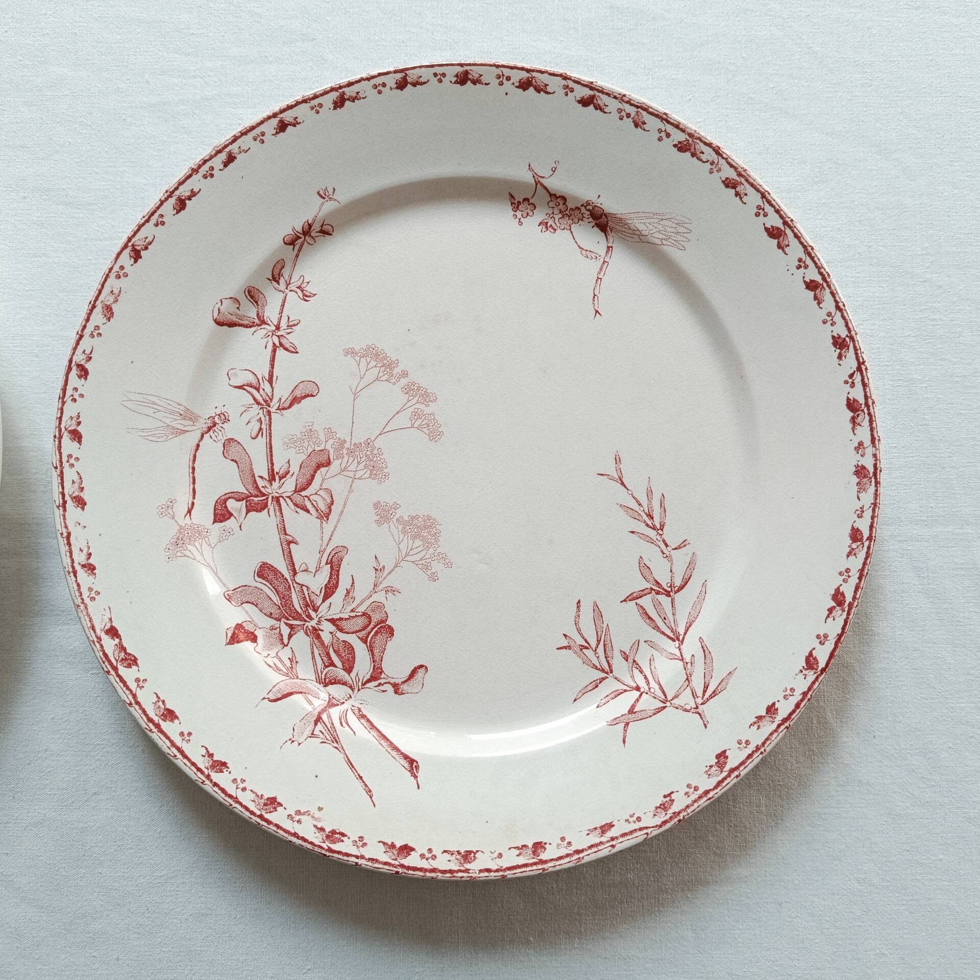 Lot of 2 Antique Plates Sarreguemines Model Carmen Red (Li)