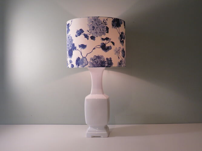 Lampe de table en céramique blanche du milieu du siècle