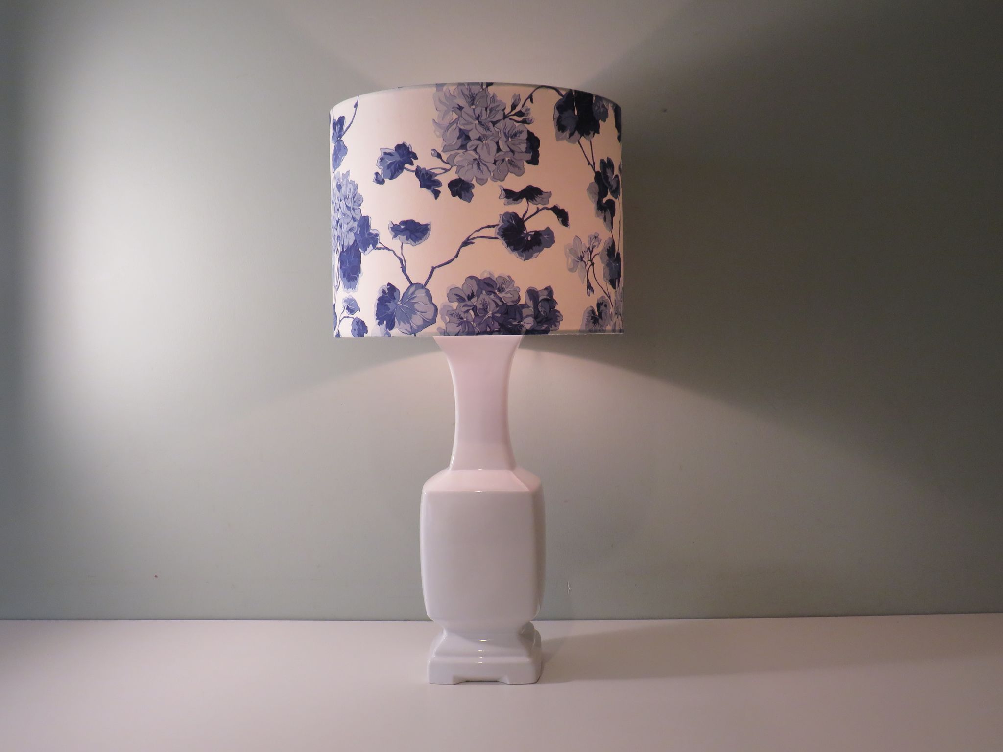 White mid-century ceramic table lamp