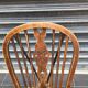 Ancienne chaise Windsor en orme massif. 