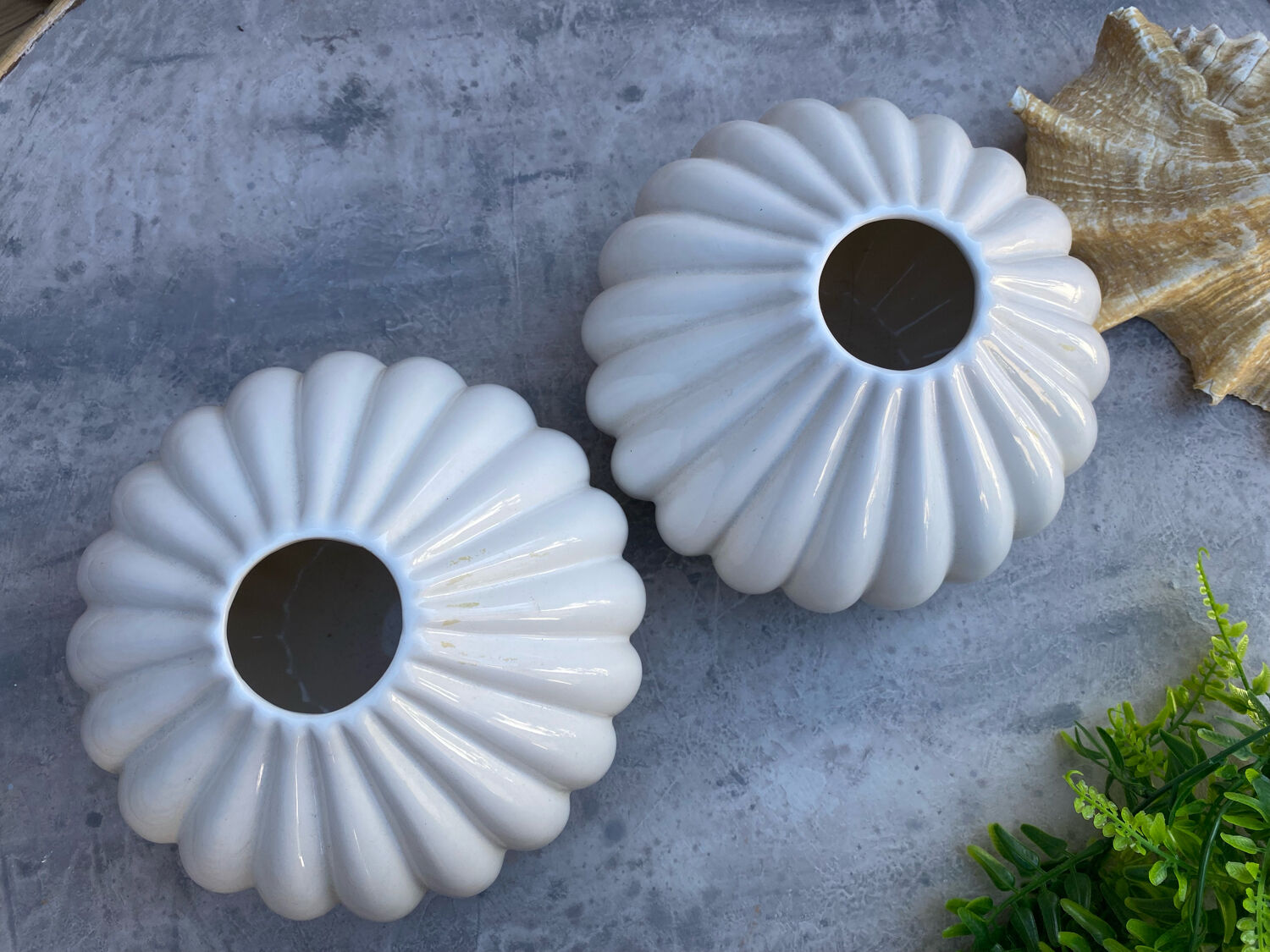 Pair of 2 polylobed round vases
