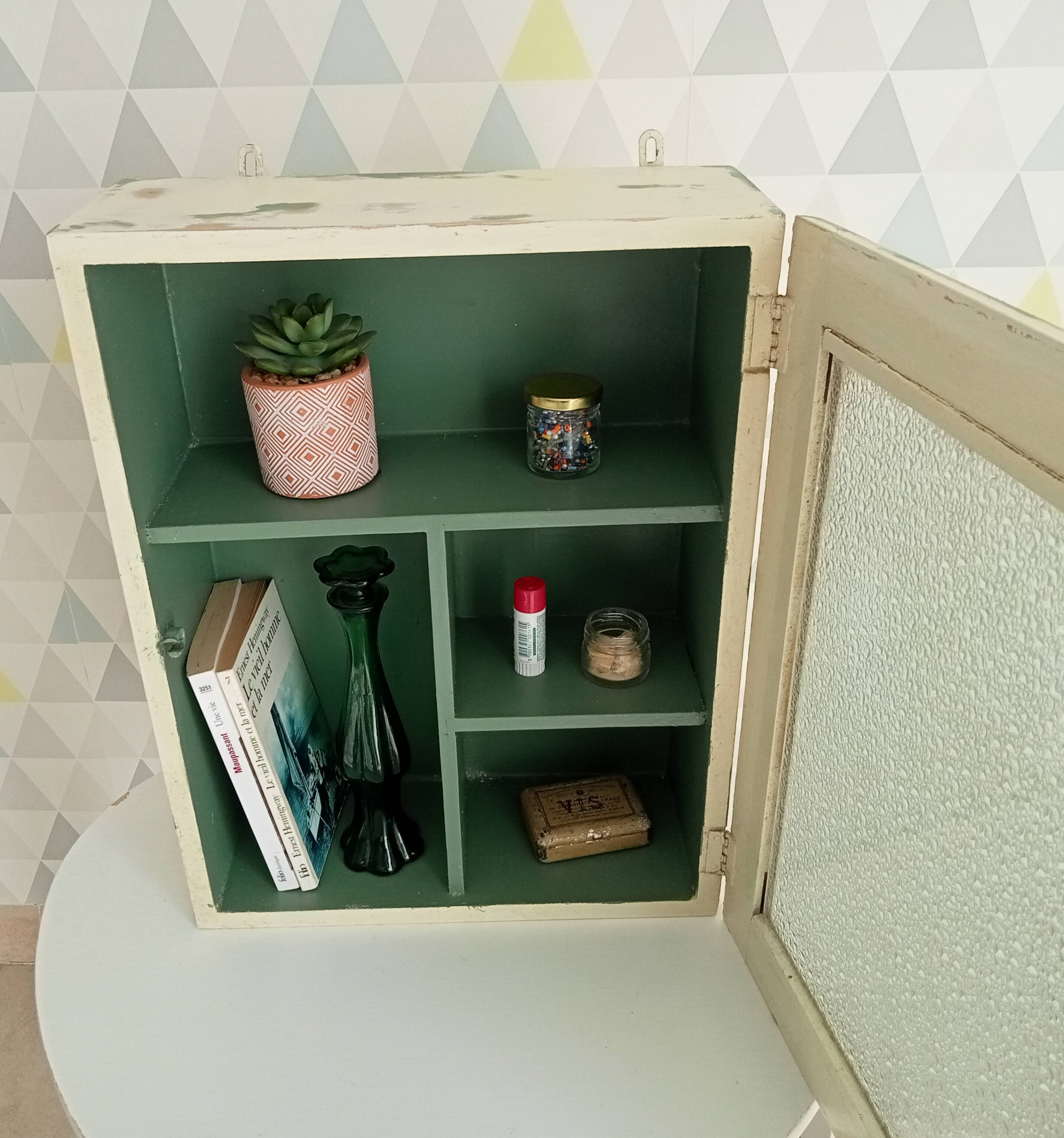 Vintage medicine cabinet 50s/60s