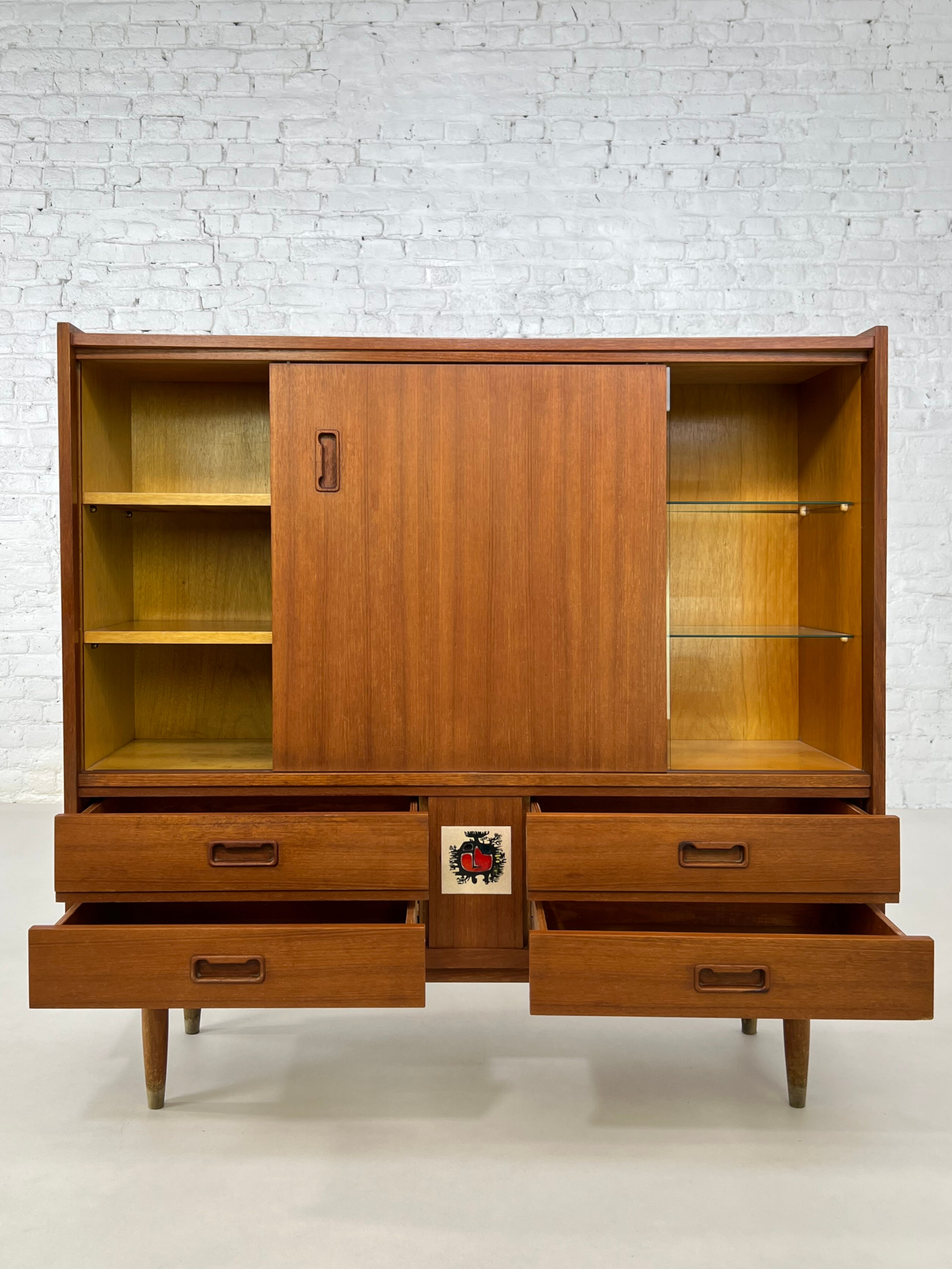 Buffet bar showcase of the 50s - 60s