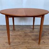 Vintage Round Table in Teak Diameter 110 with butterfly extension