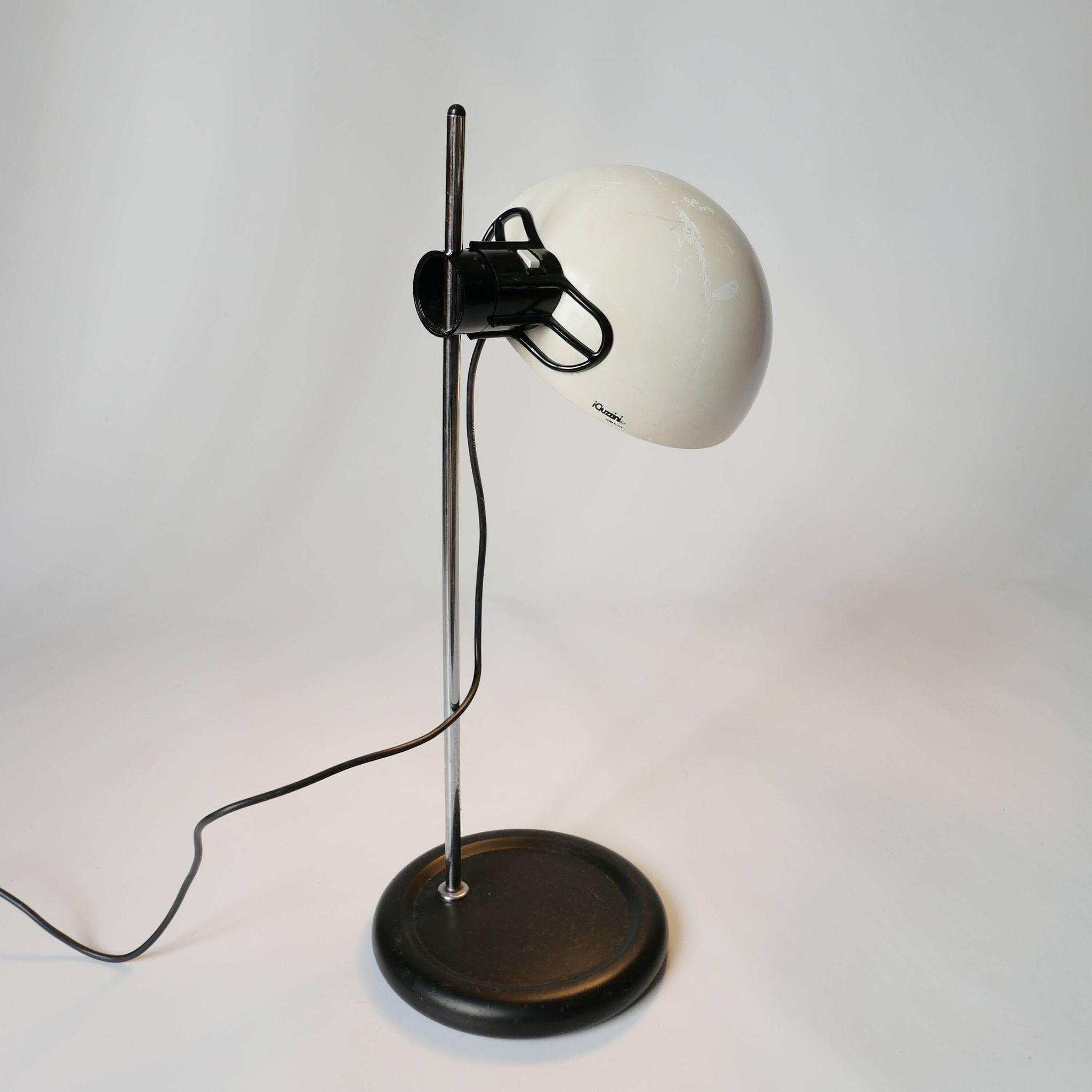Guzzini lamp 1970s design