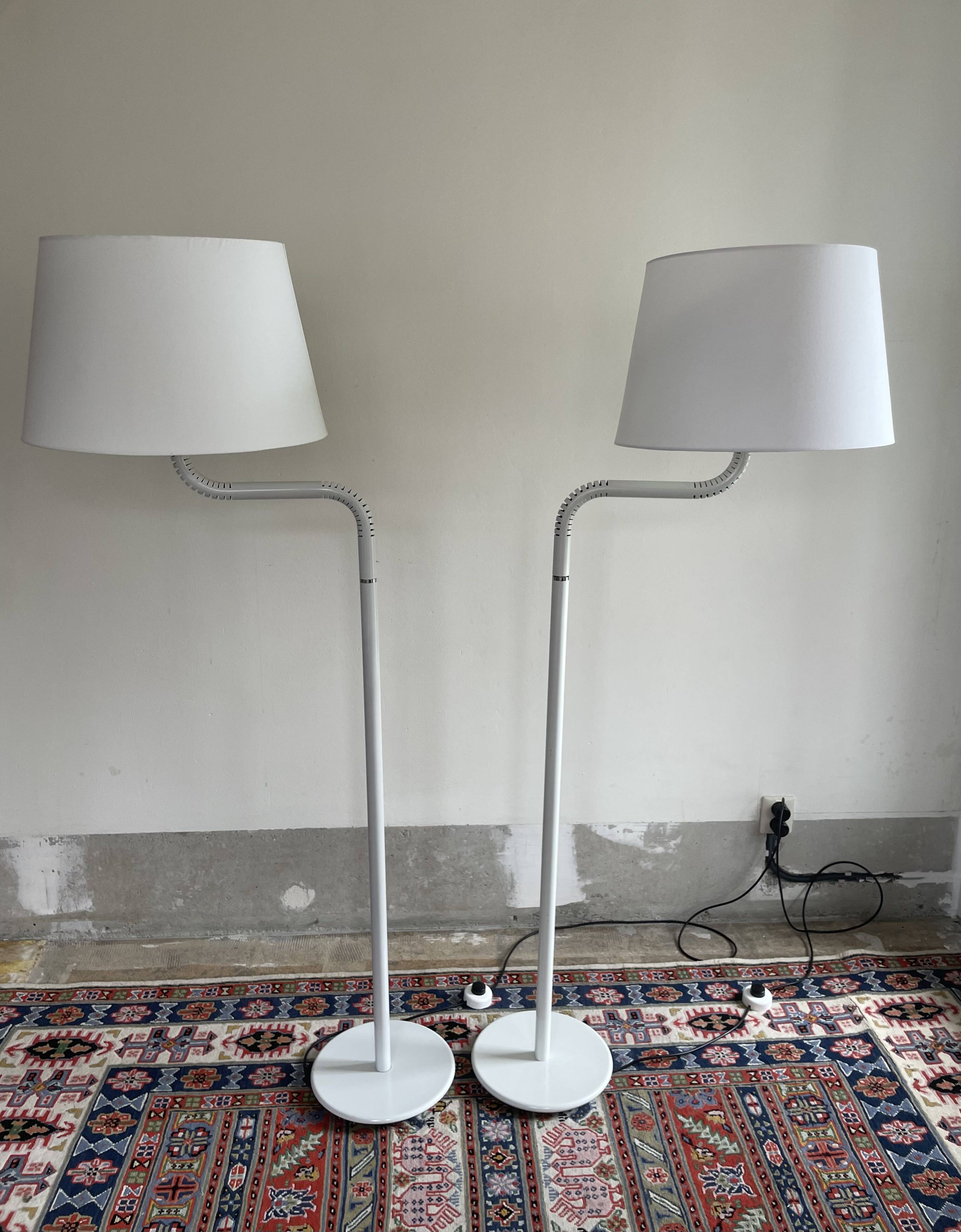 Set of two white Artifort 270 retro, standing lights