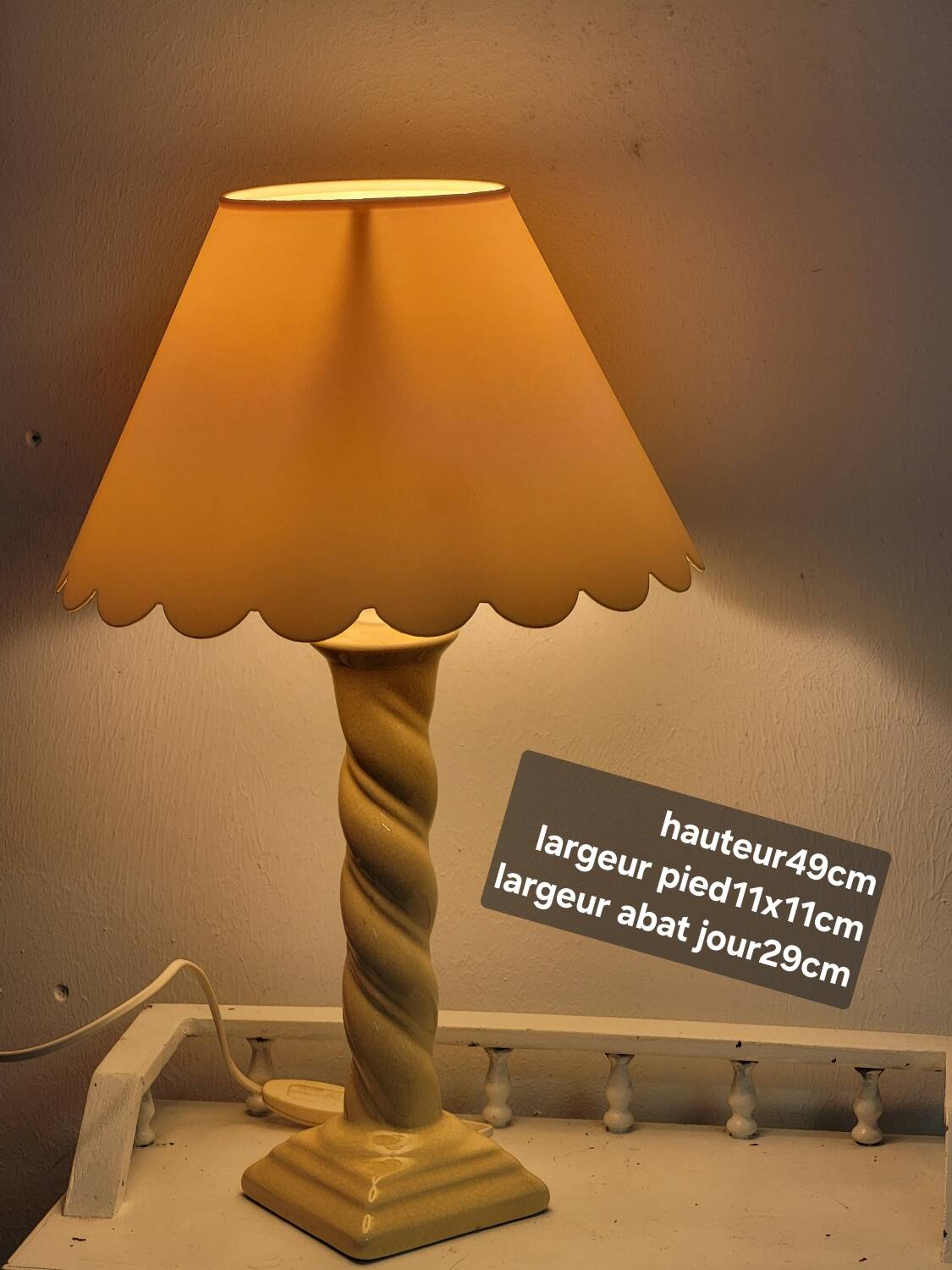 Butter yellow lamp