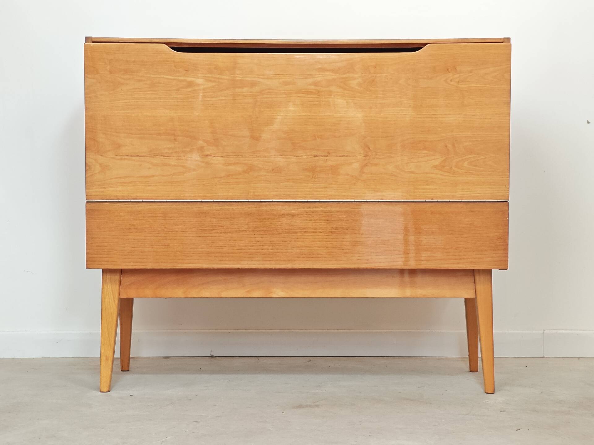 Storage chest with cover / mini bar by Landsman / Nepozitek 1960