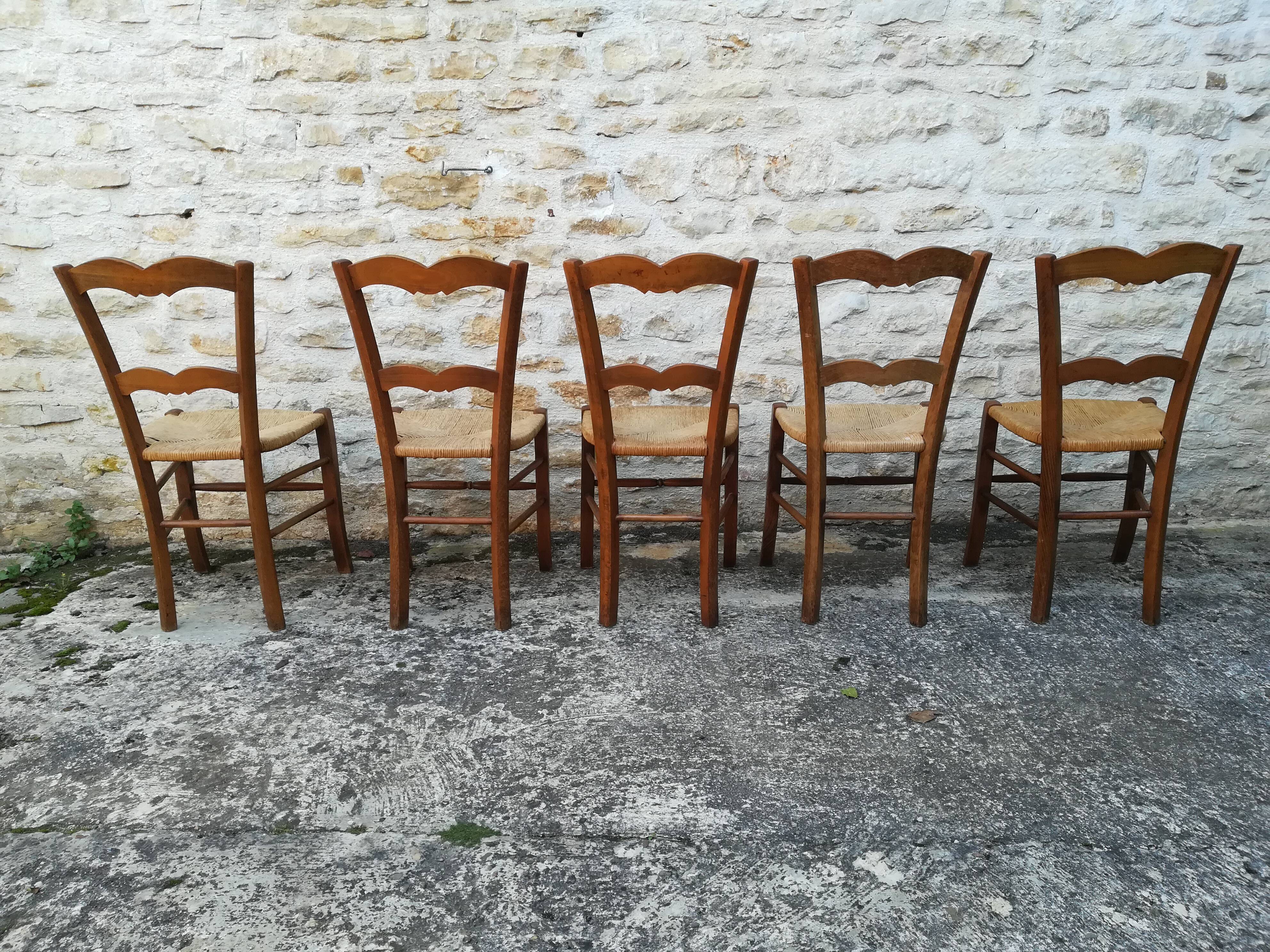 Set of 15 straw chairs