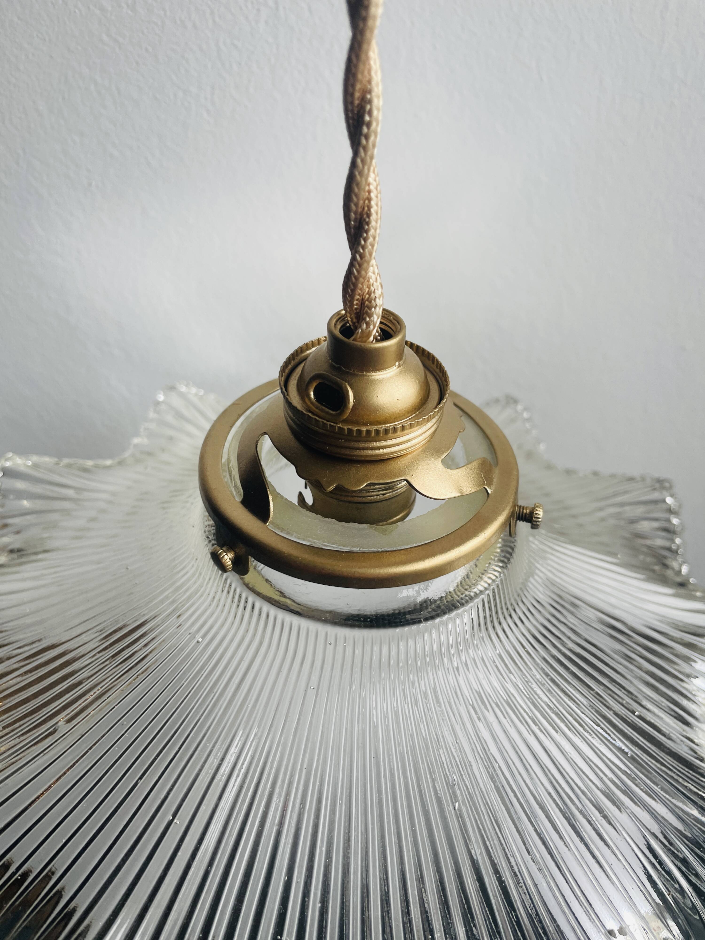 Suspension en verre strié années 50