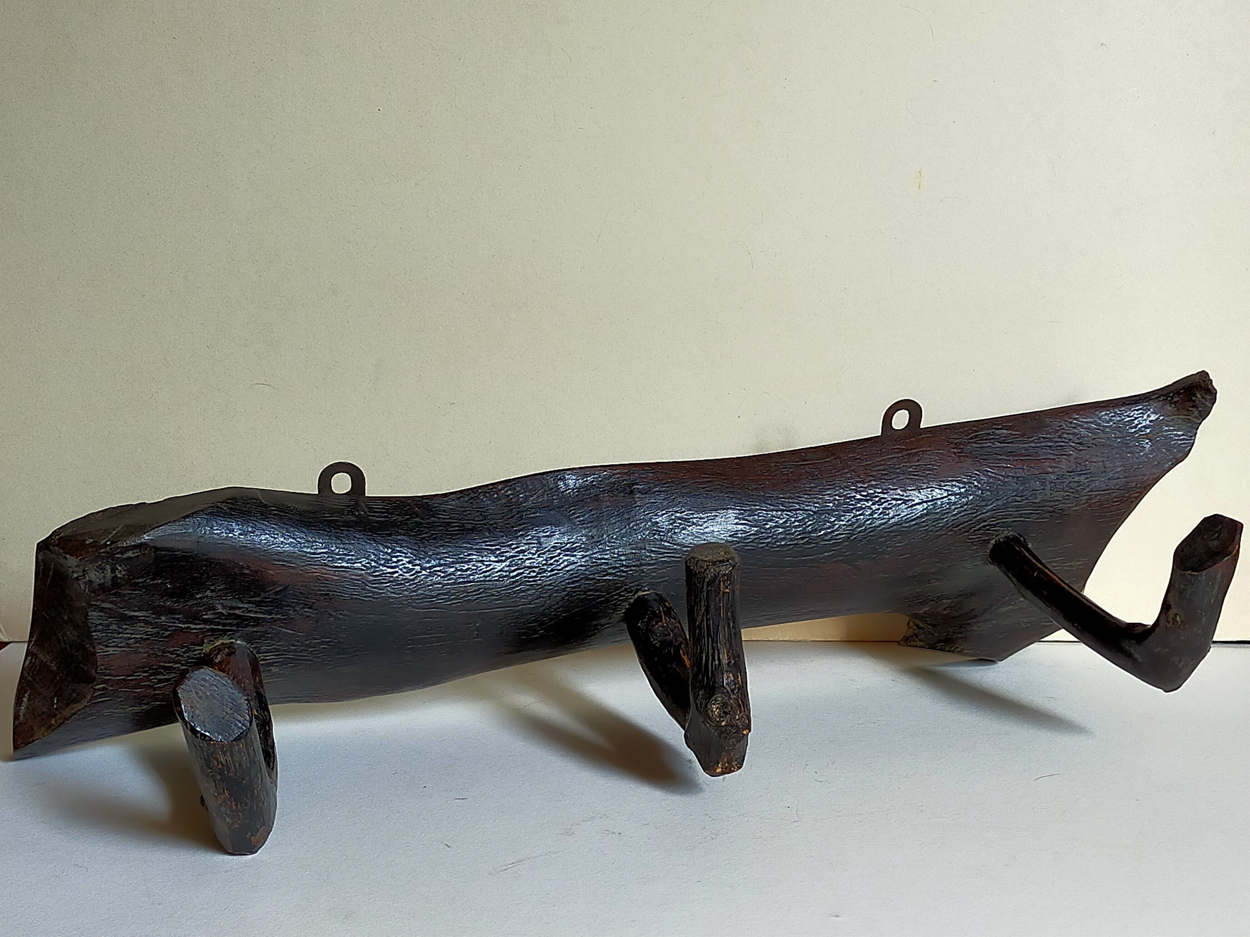 Art-Popular brutalist wall coat holder in solid wood