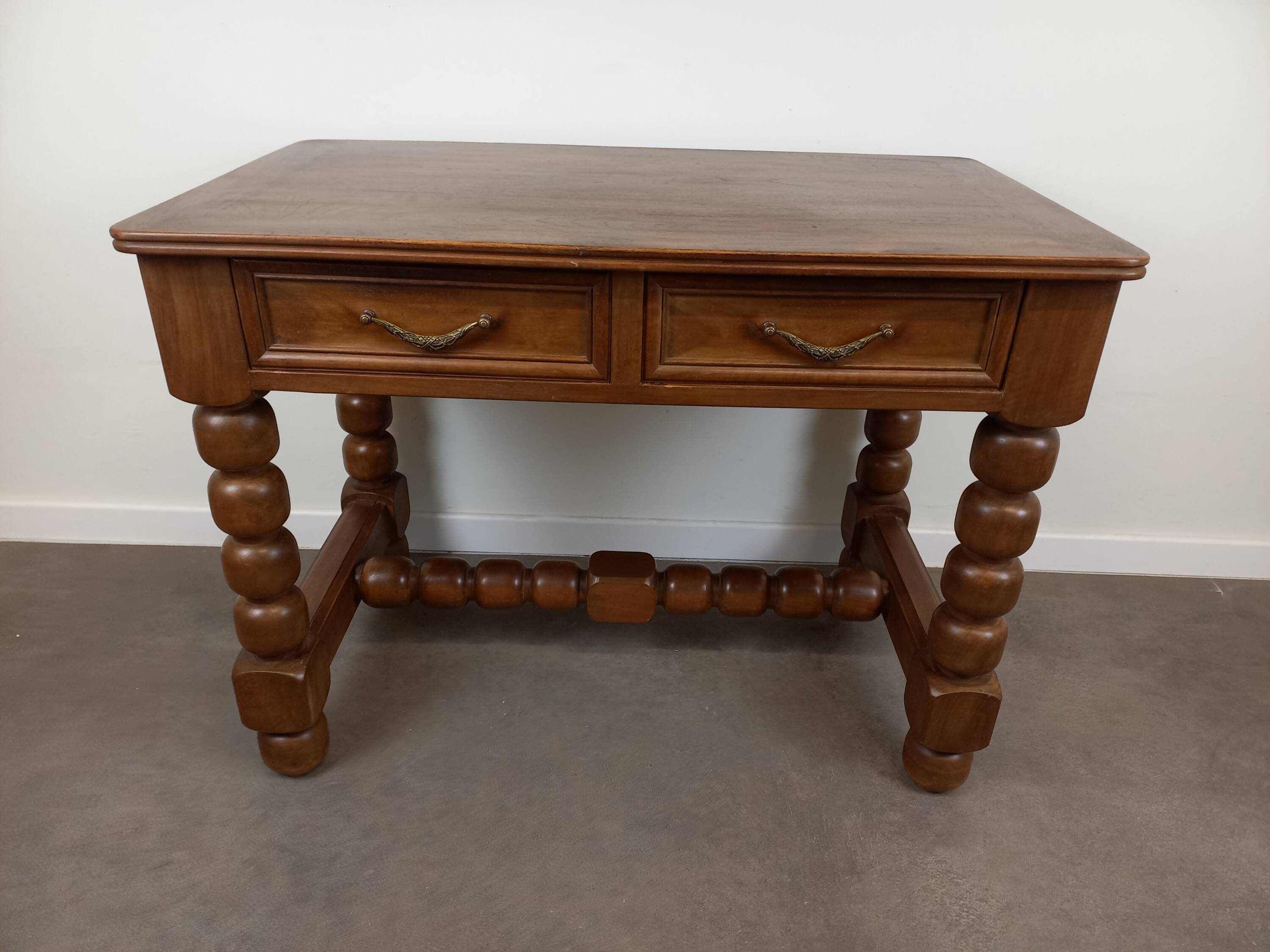 Bureau brutaliste