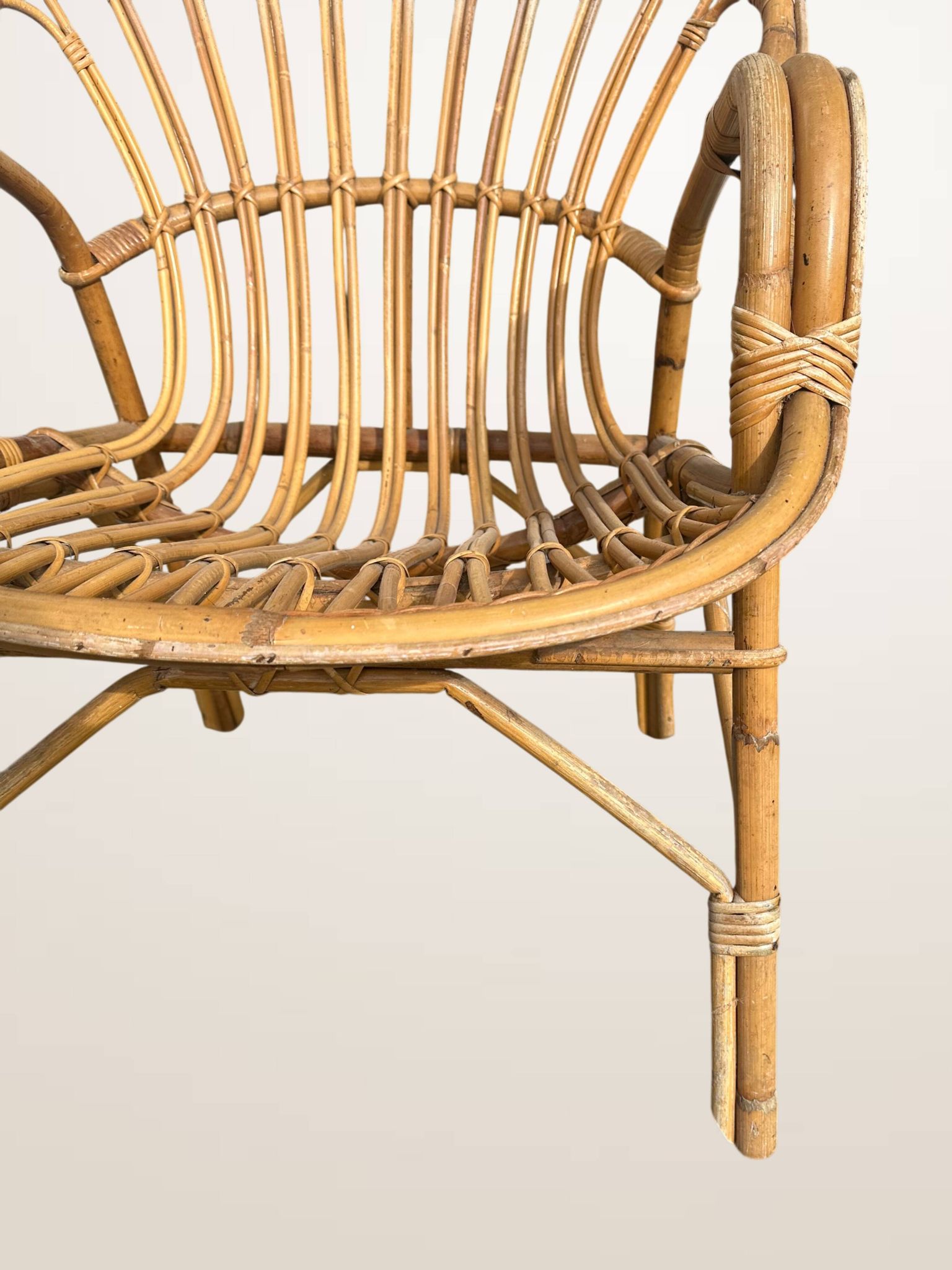 Basket chair in rattan