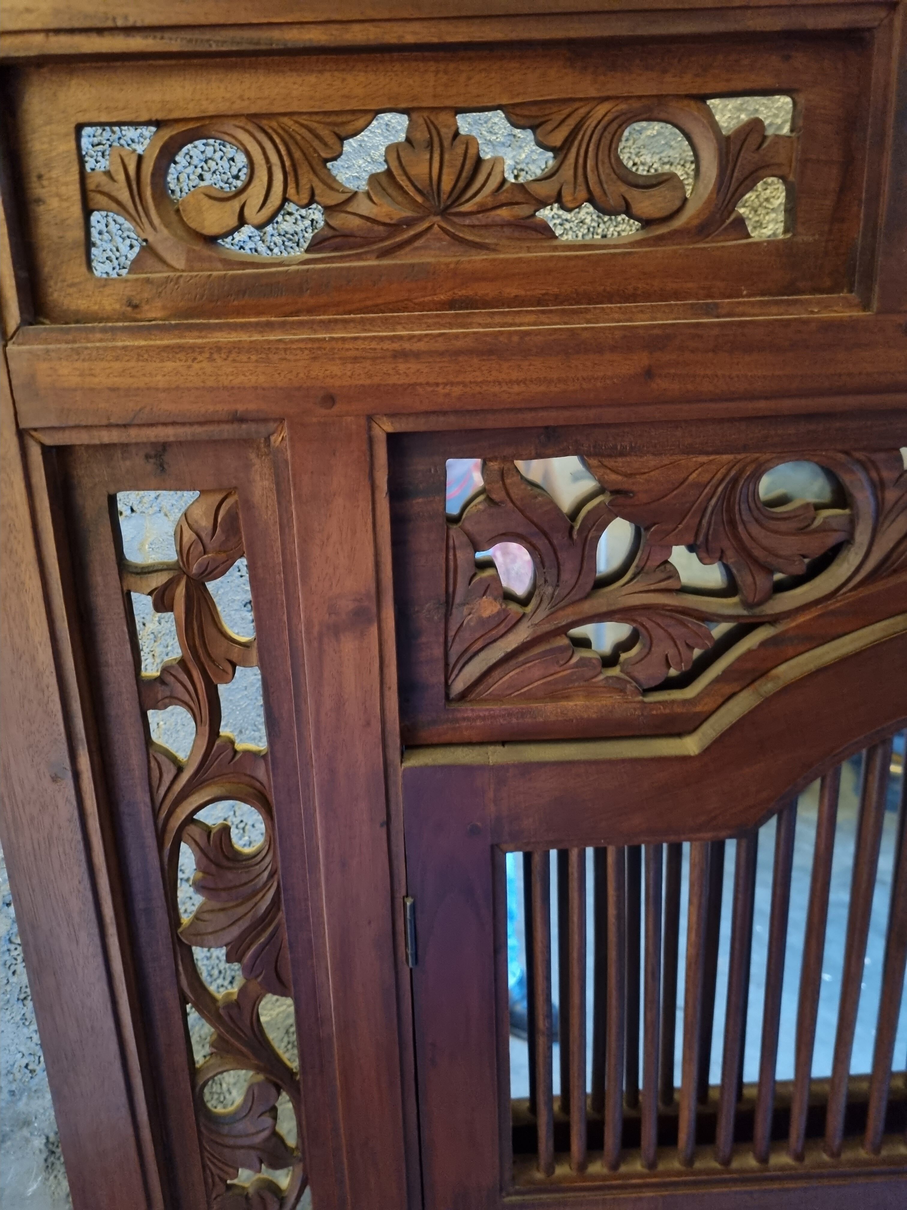 Balinese mirror Indonesia wood, shutters 120x130cm