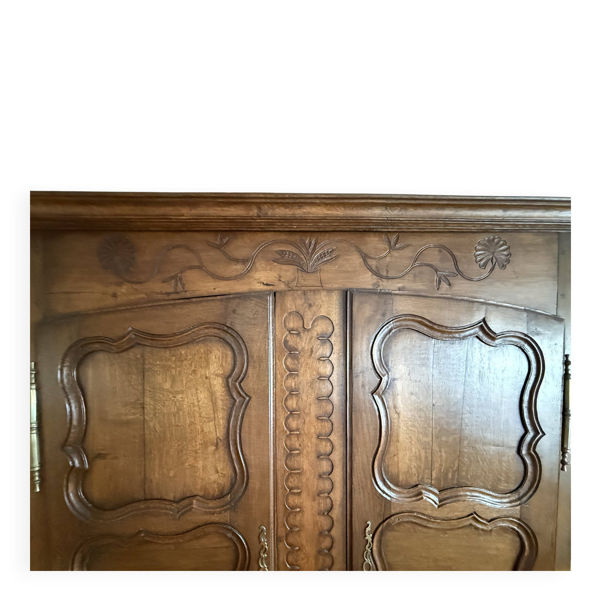 Lorraine wardrobe