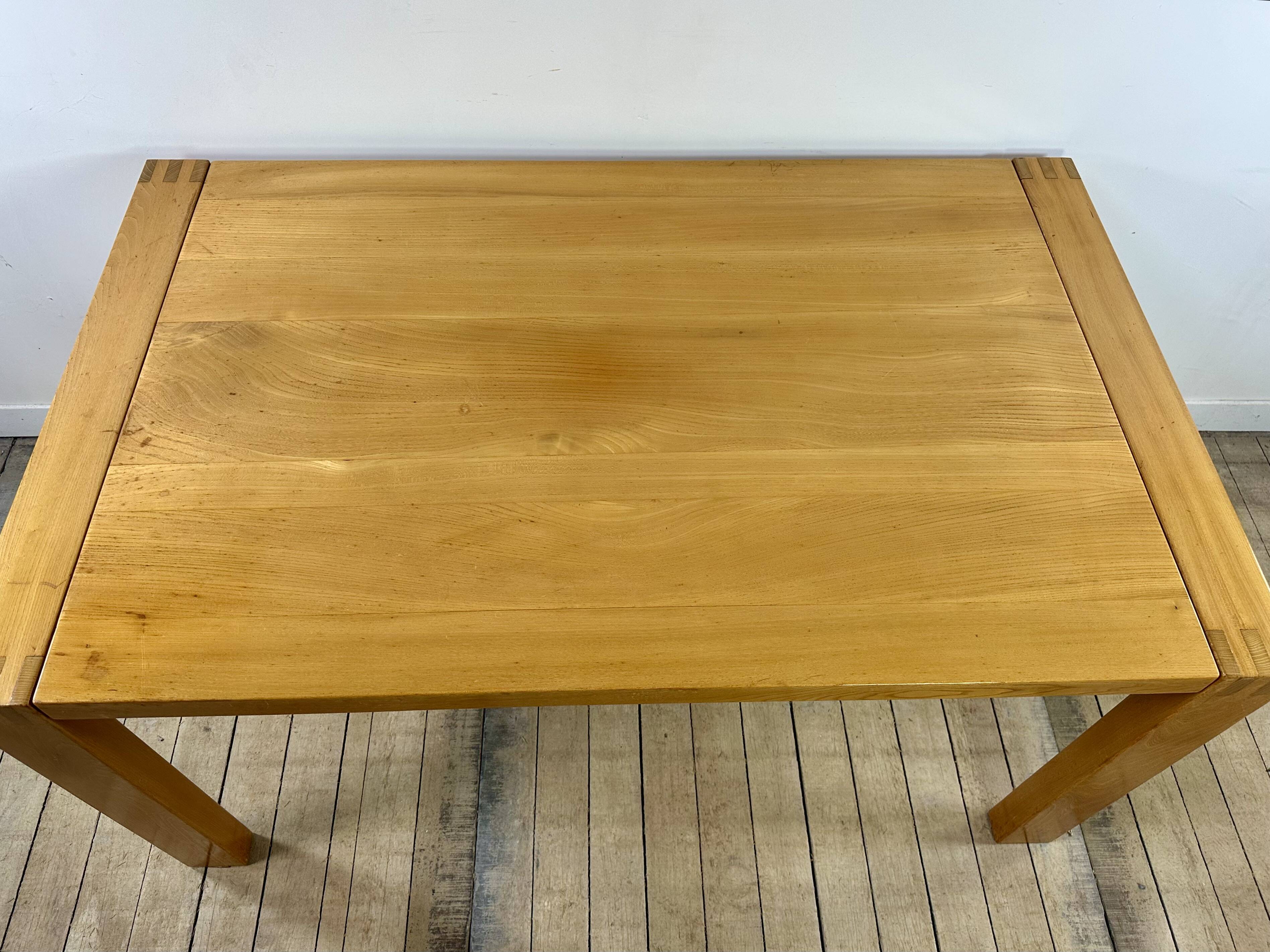 Extendable table in solid oiled elm by maison regain 1970