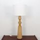 Lampe sur pied avec une base en céramique