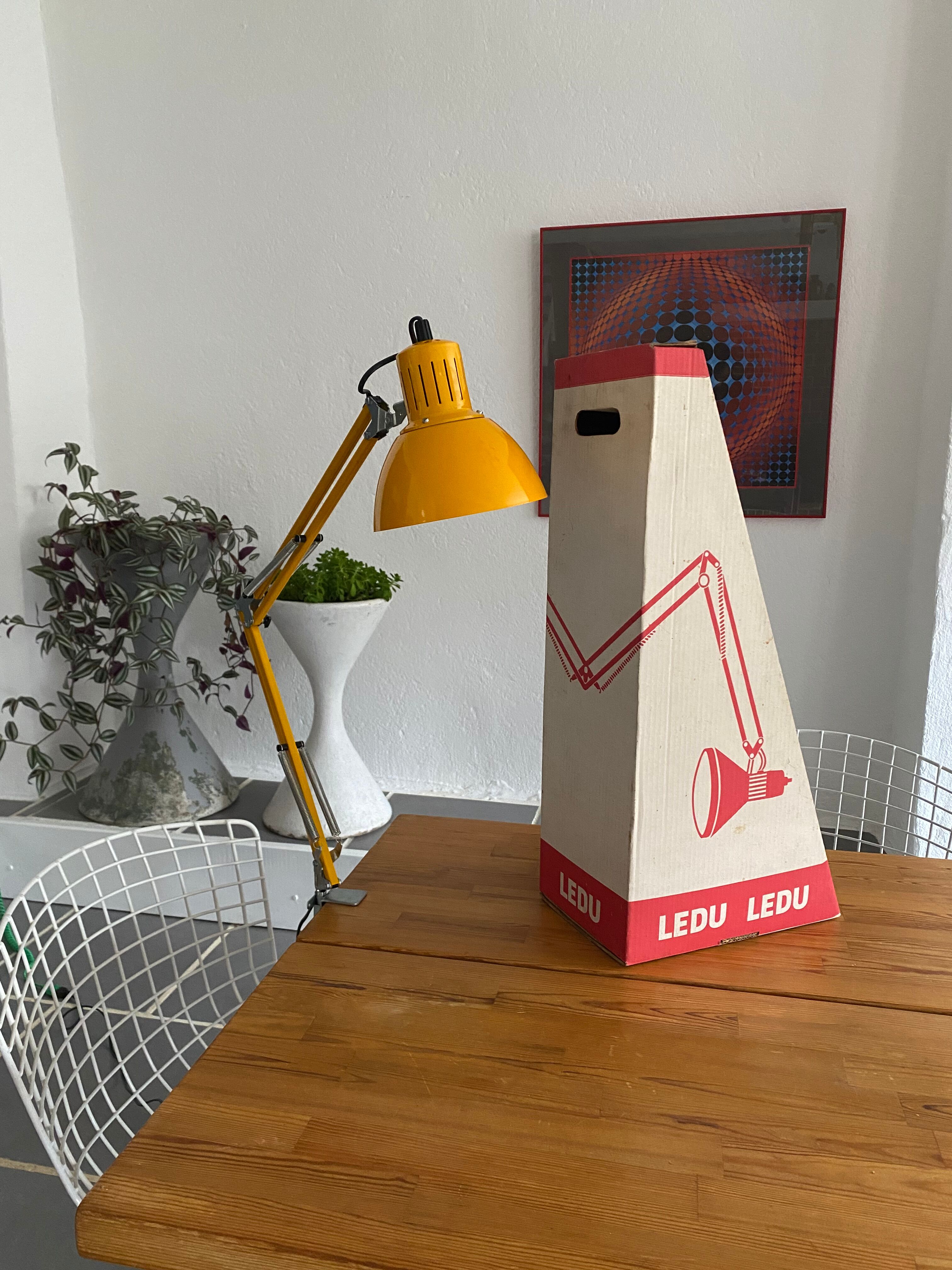 Lampe de bureau suédoise Ledu design