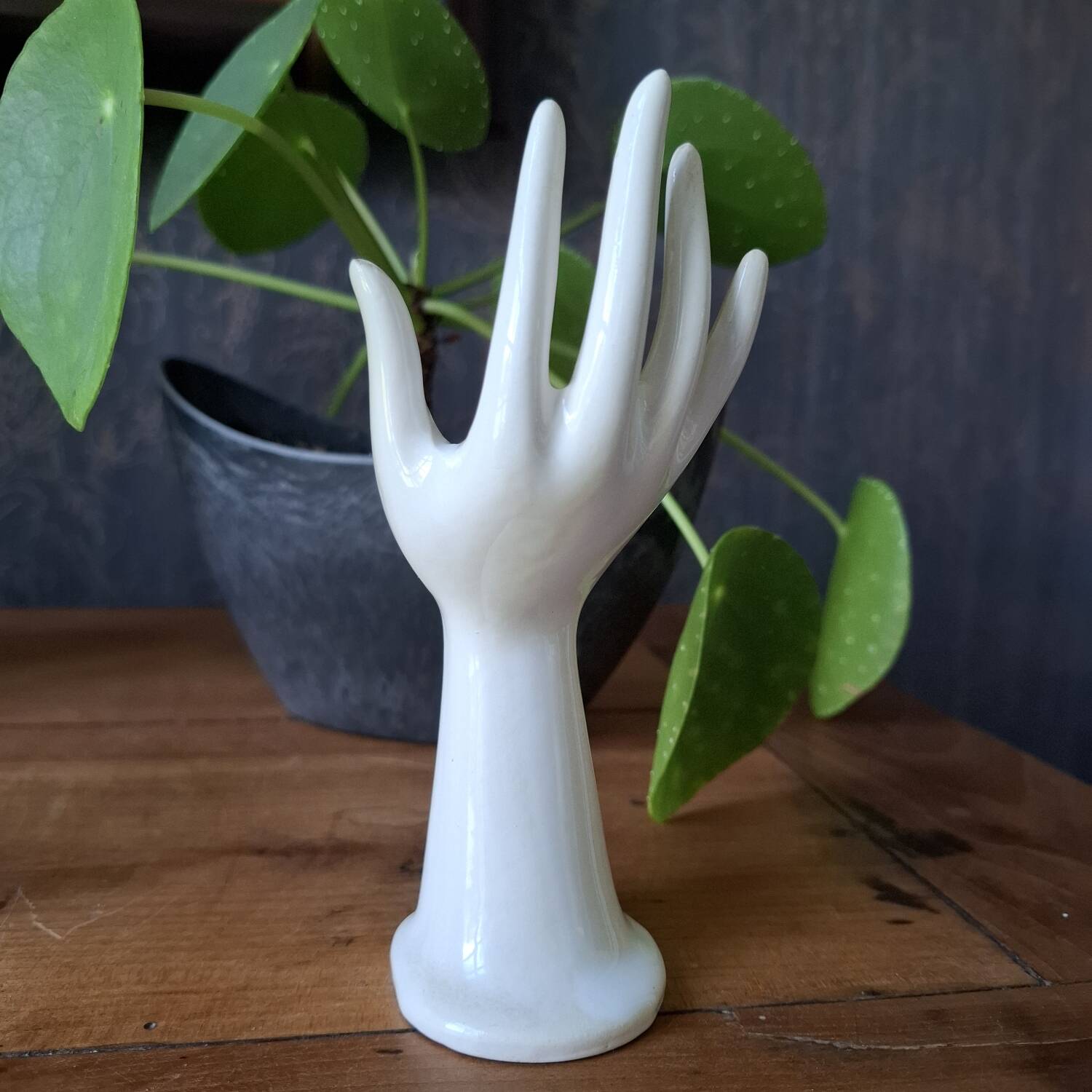 Handmade single-flower vase in white earthenware from the 70s