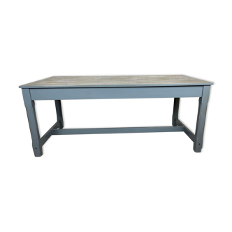 Farm table