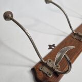 Antique wall-mounted coat rack in wood and metal with 4 hooks, 66 cm