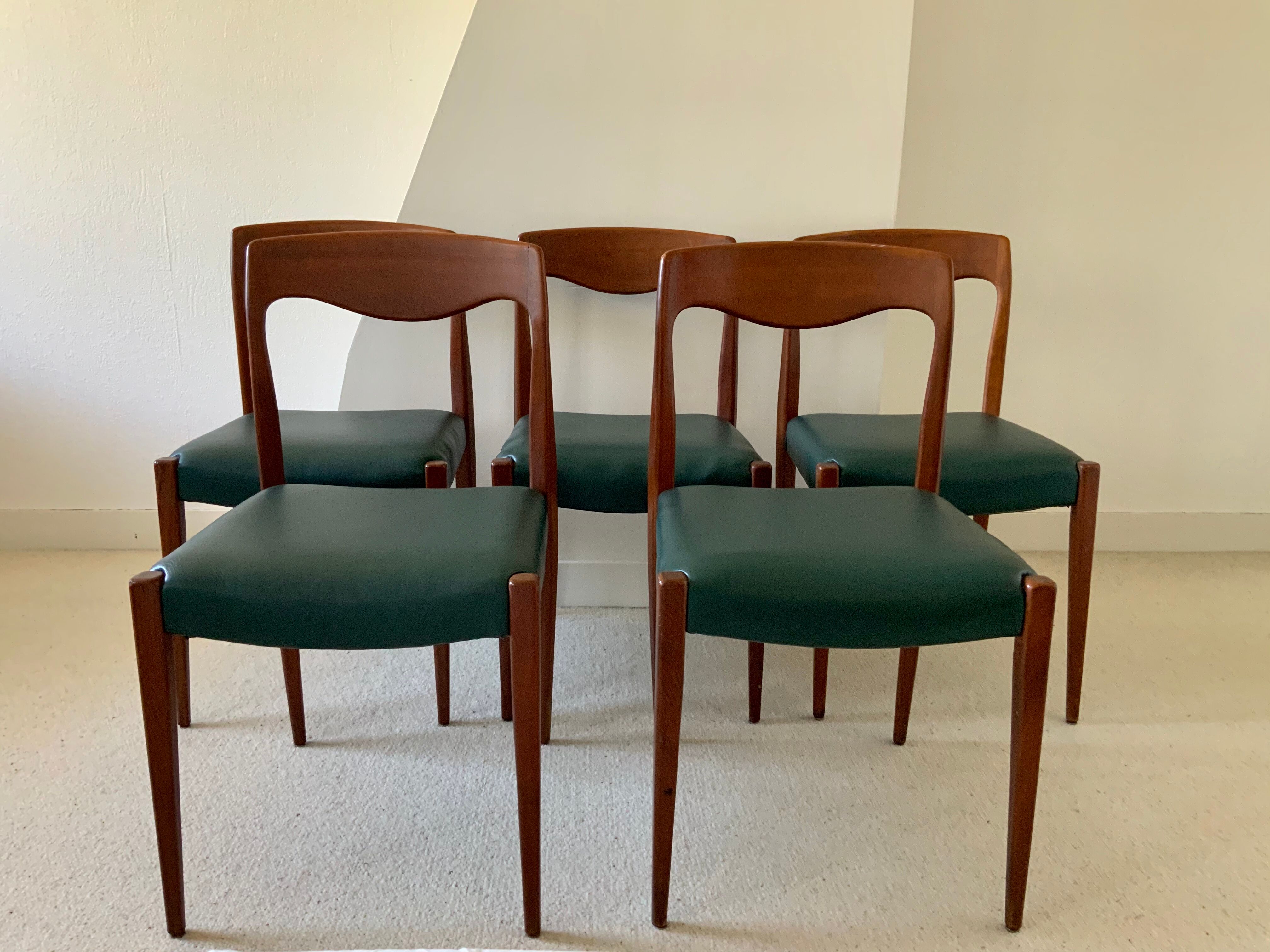 Niels Otto Møller chairs 71